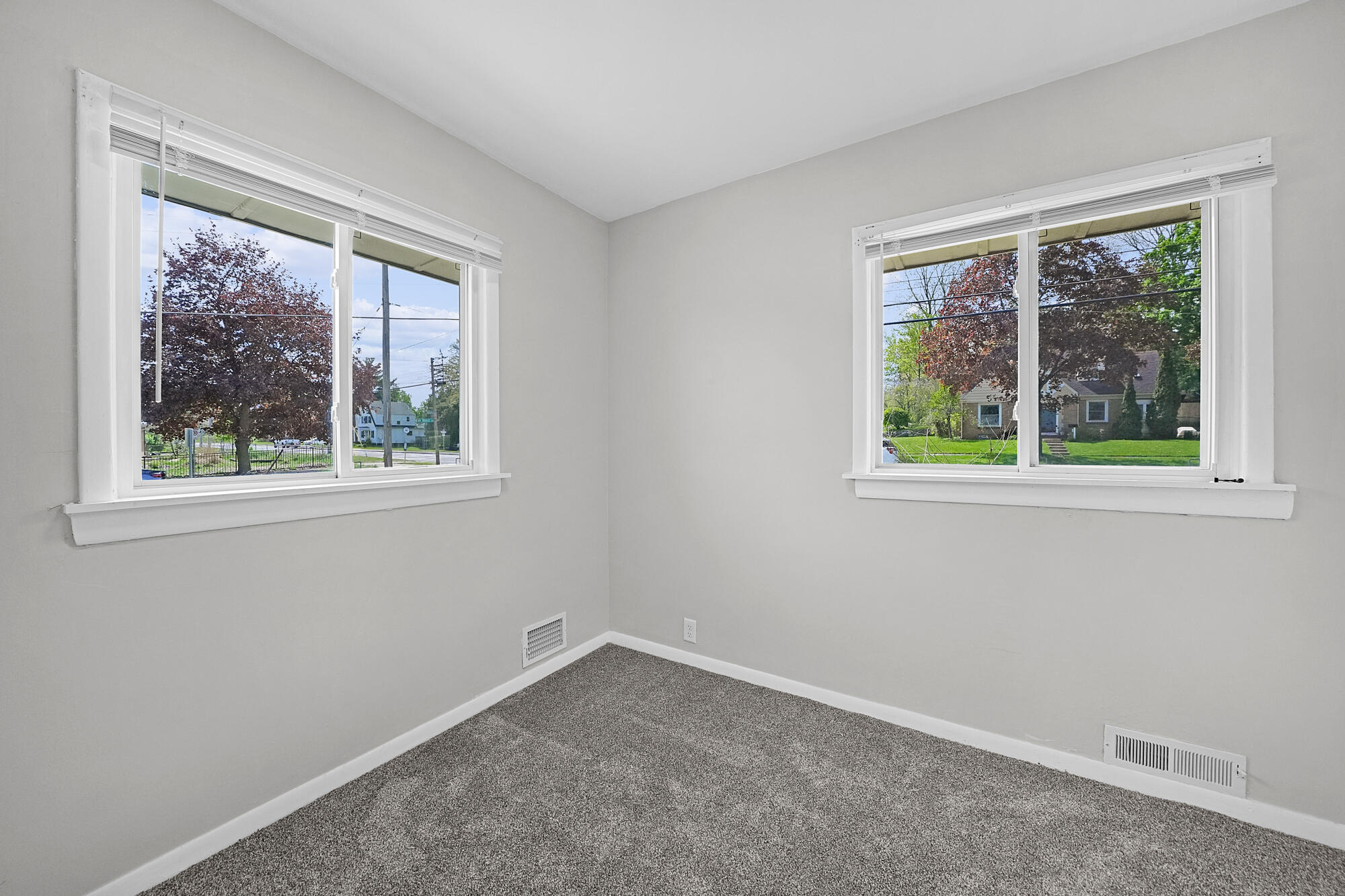 1605 Bridge Street NW Grand Rapids MI 49504