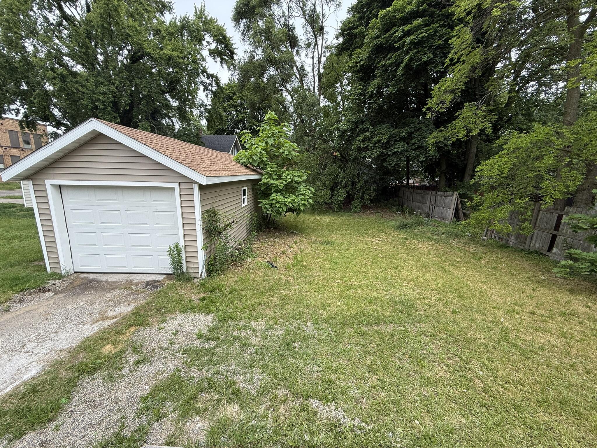612 Ada Avenue Muskegon MI 49442