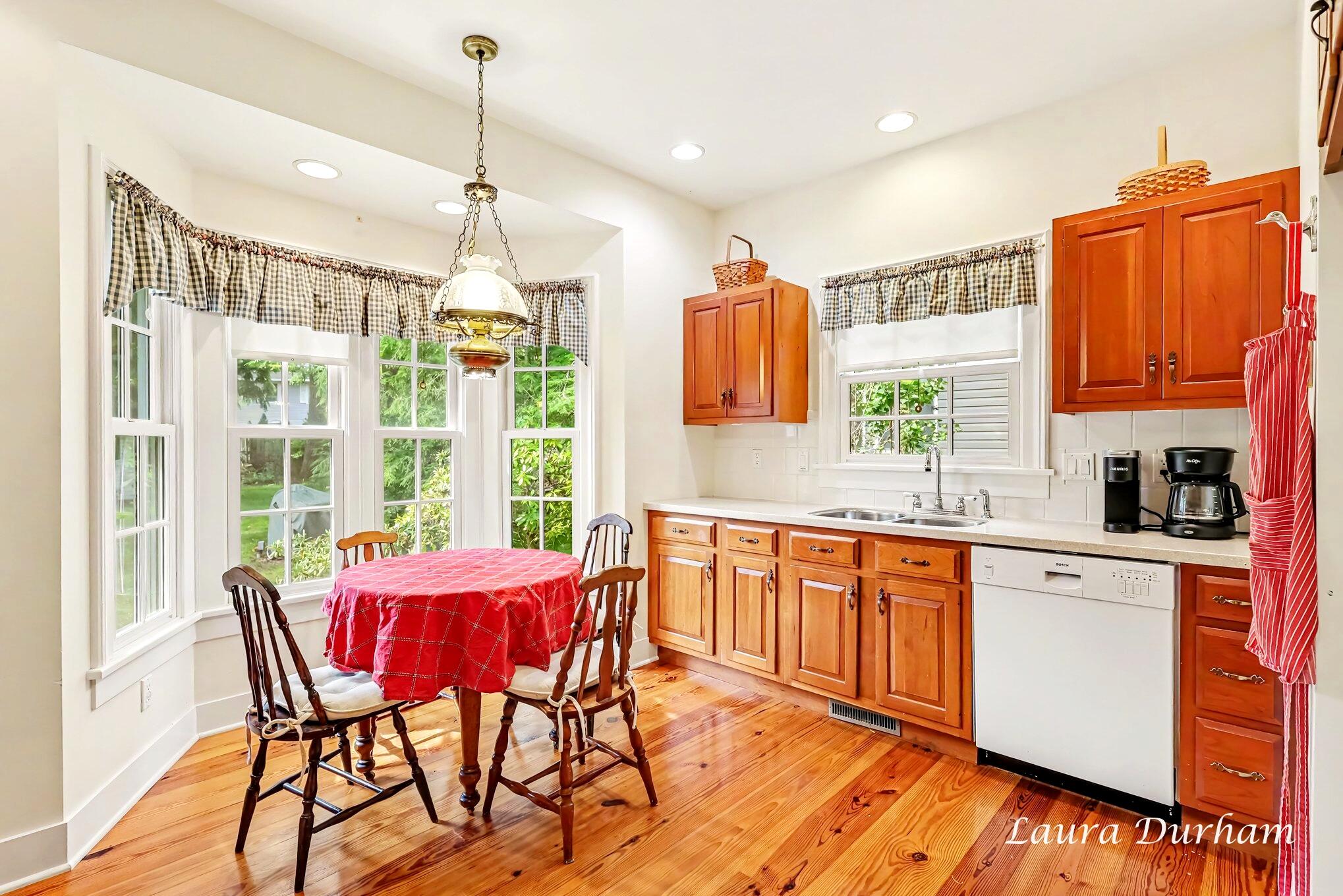 345 Mary Street Saugatuck MI 49453