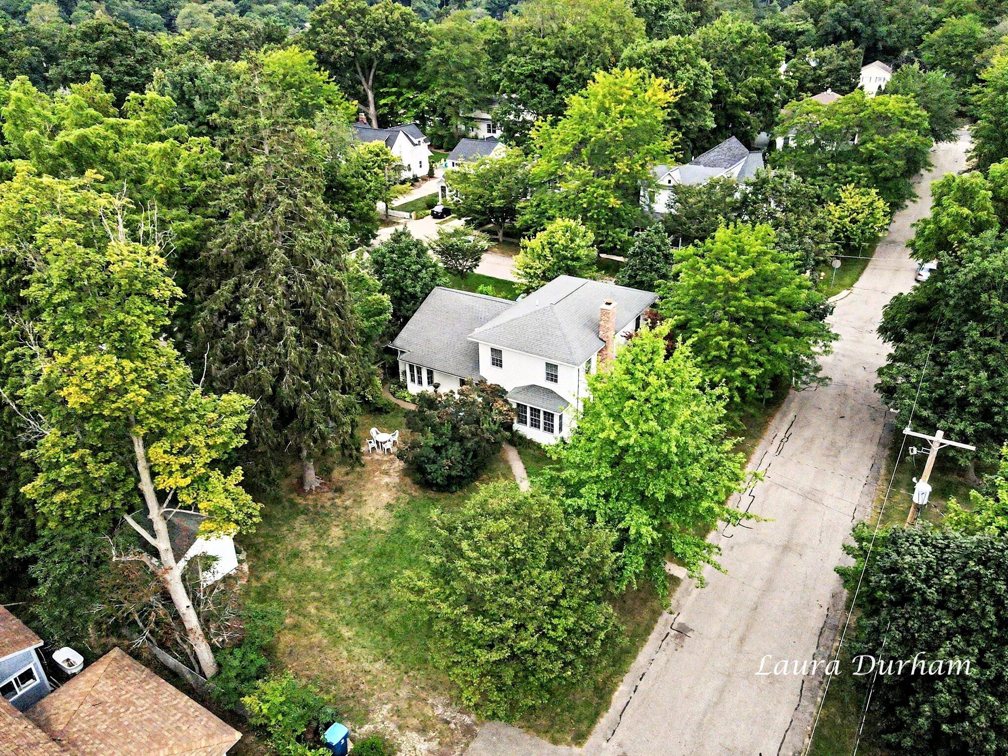 345 Mary Street Saugatuck MI 49453