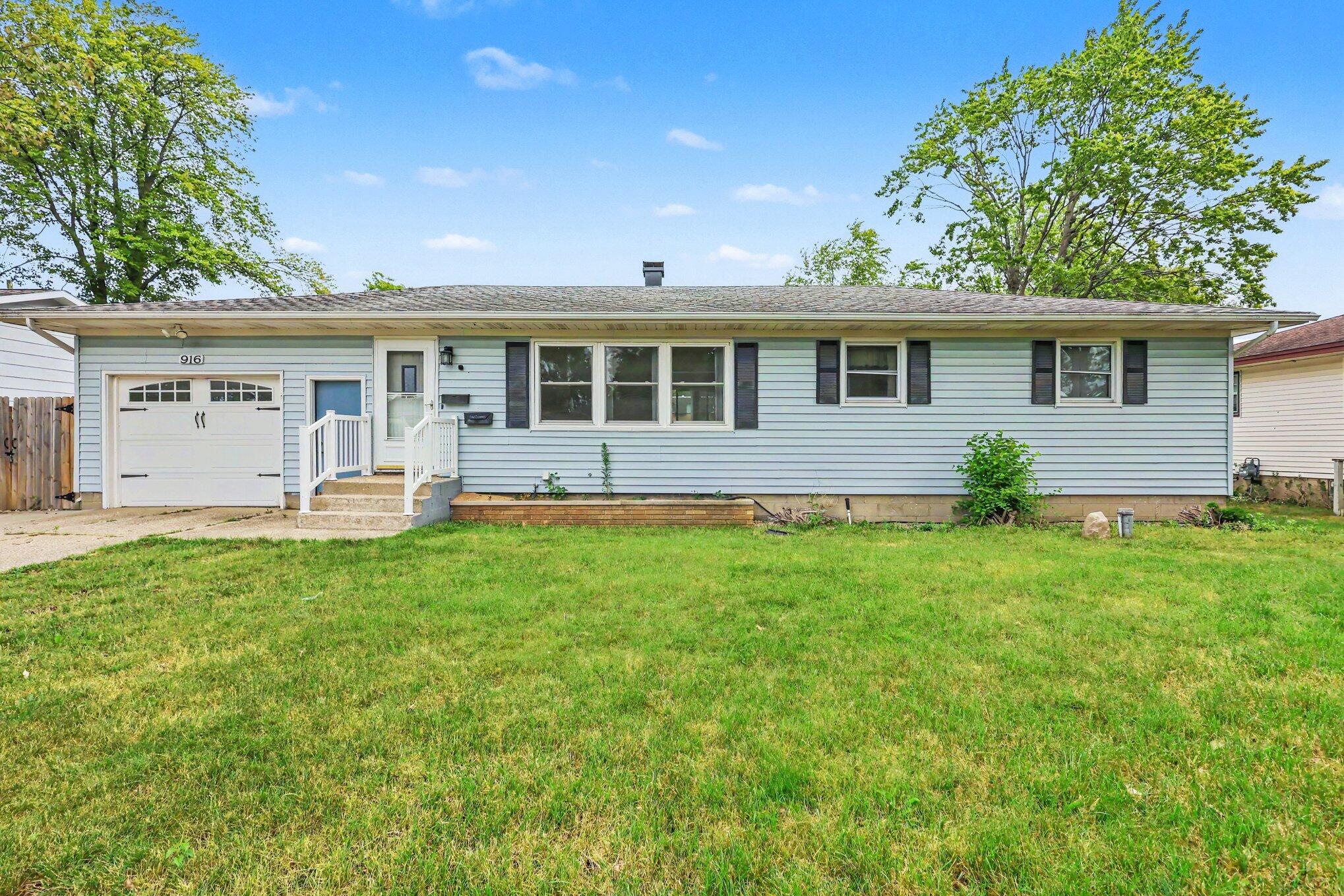 916 Sherwood Road Muskegon MI 49441