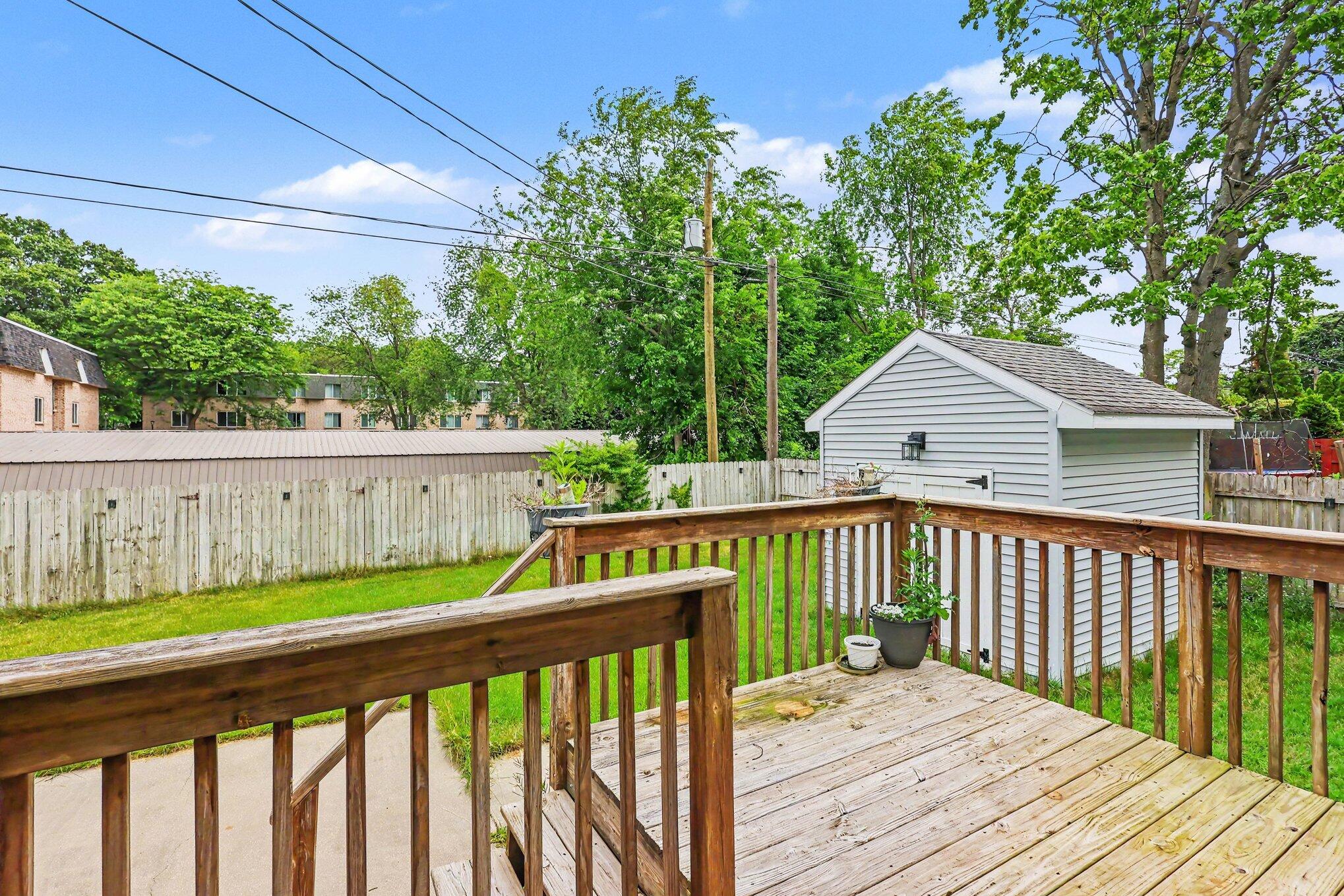 916 Sherwood Road Muskegon MI 49441
