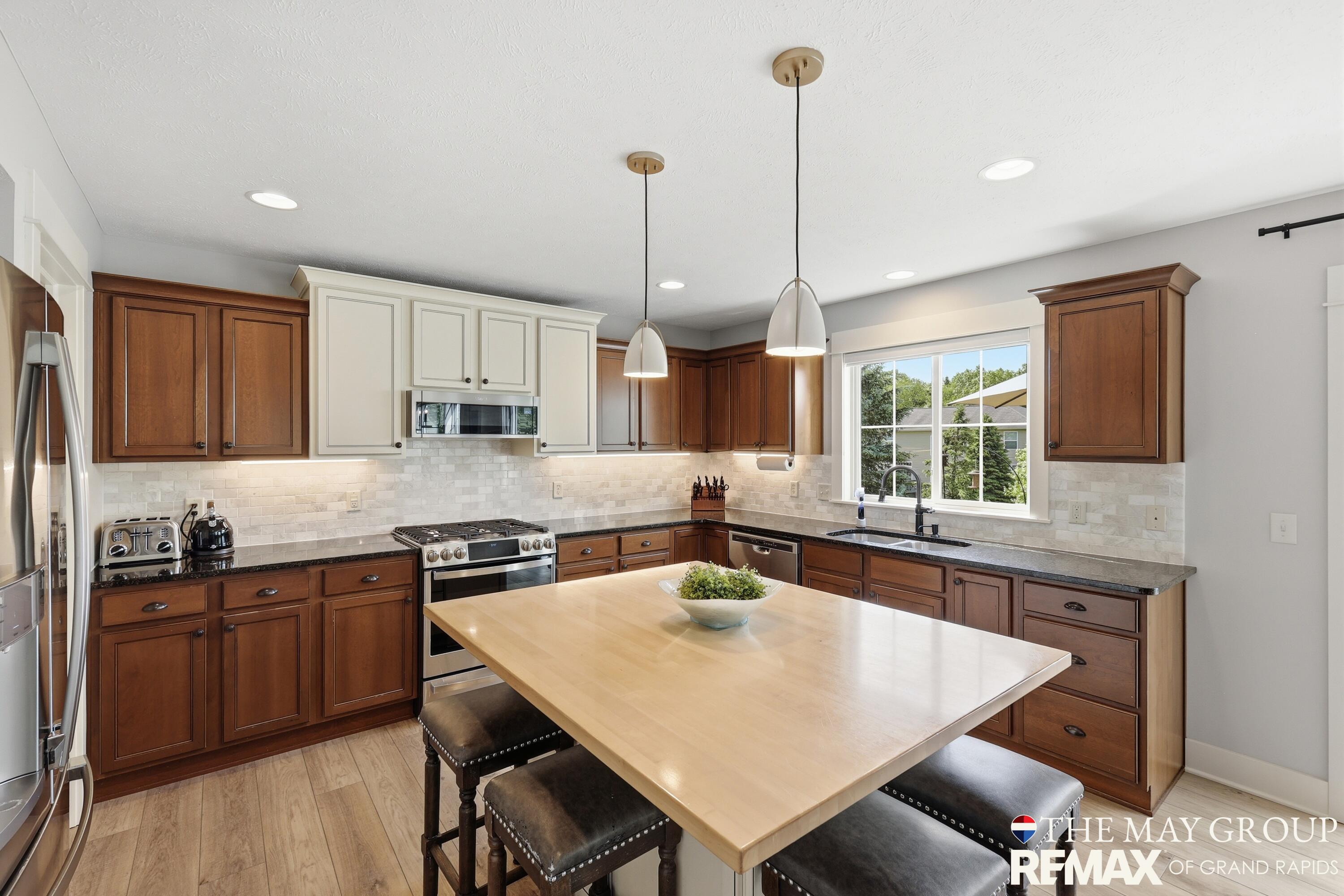 3414 Mason Ridge Drive NE Grand Rapids MI 49525