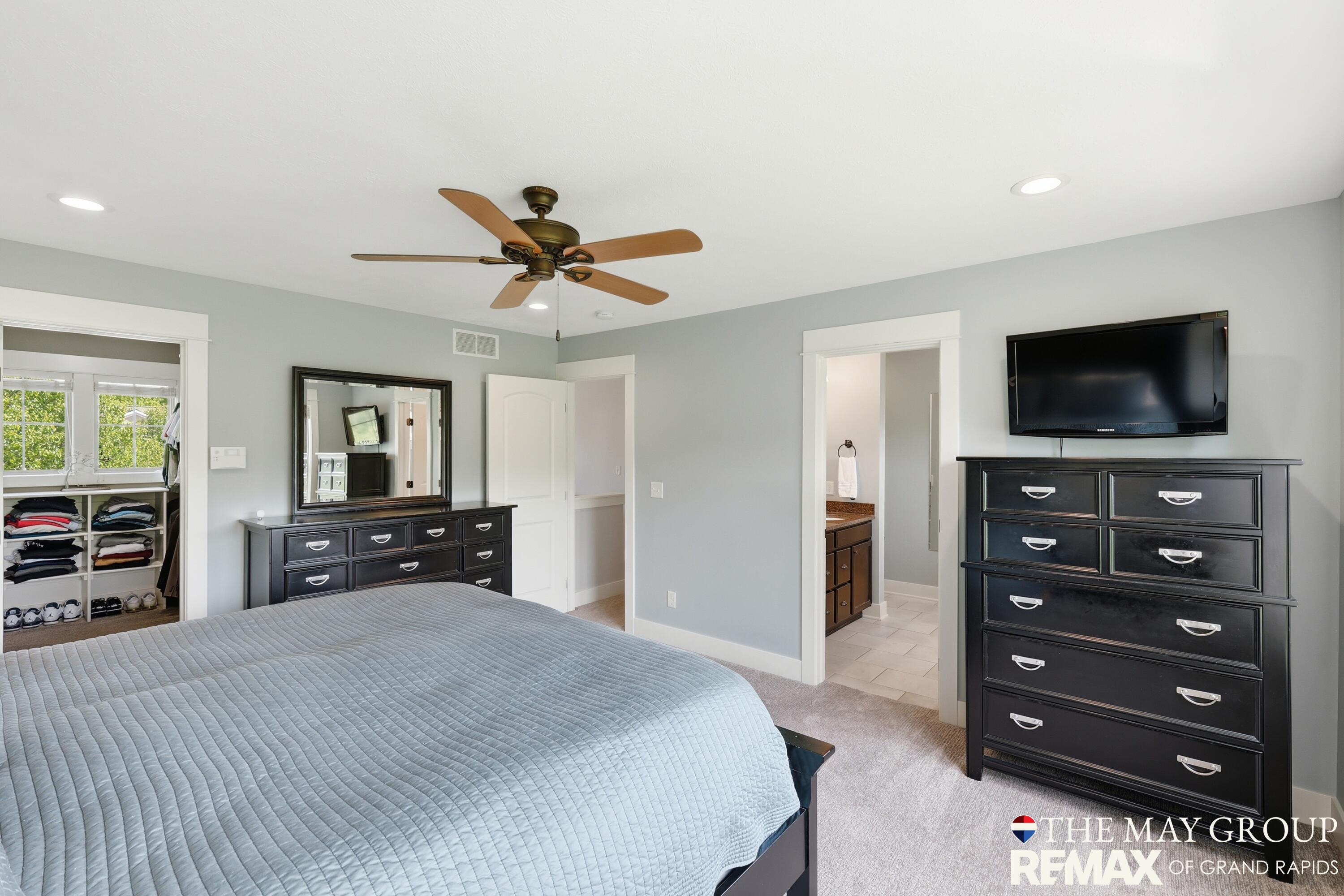 3414 Mason Ridge Drive NE Grand Rapids MI 49525