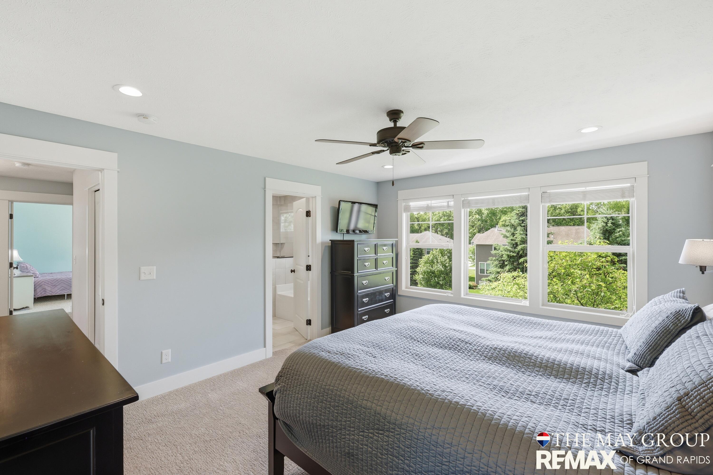 3414 Mason Ridge Drive NE Grand Rapids MI 49525