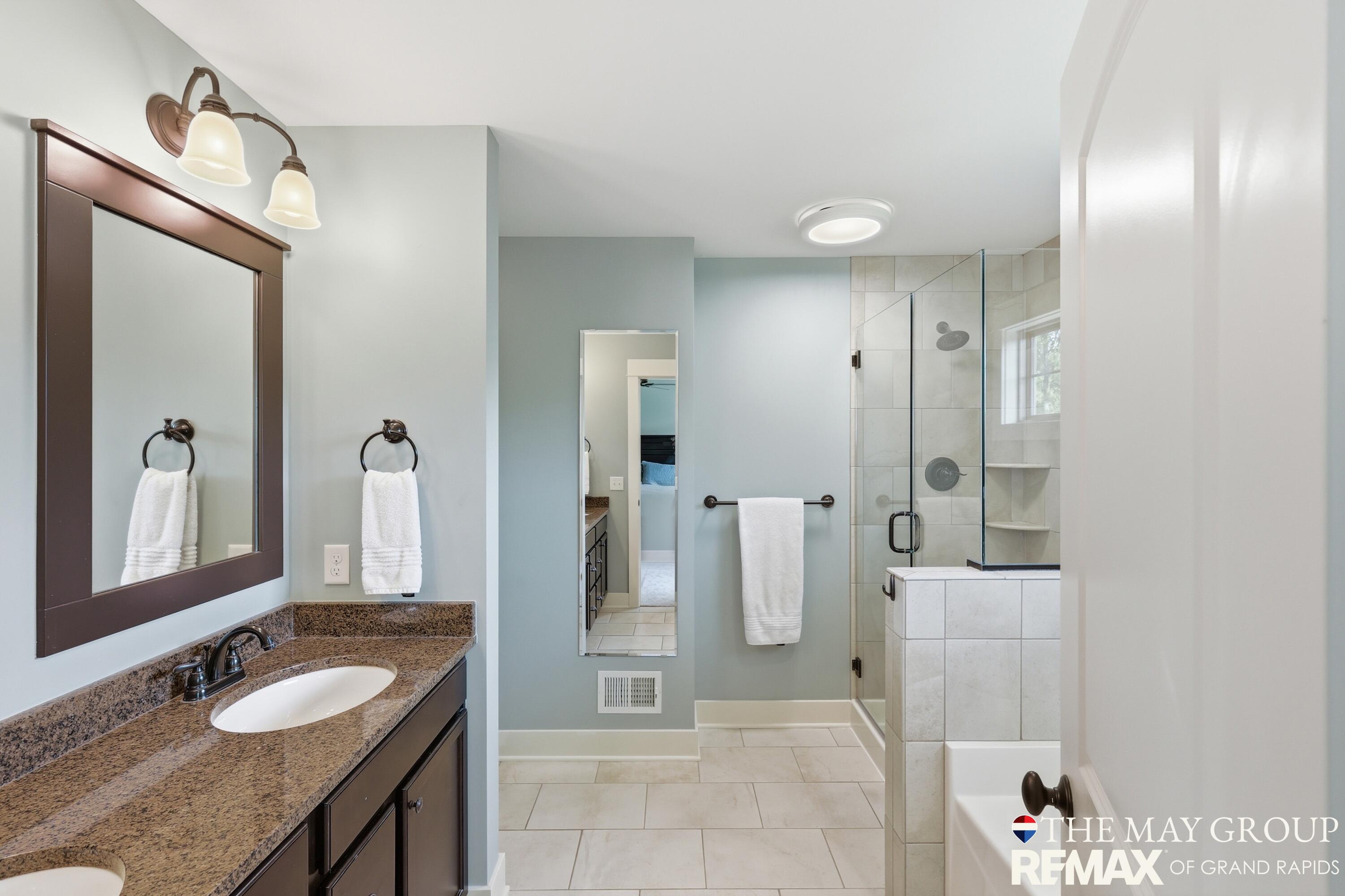 3414 Mason Ridge Drive NE Grand Rapids MI 49525