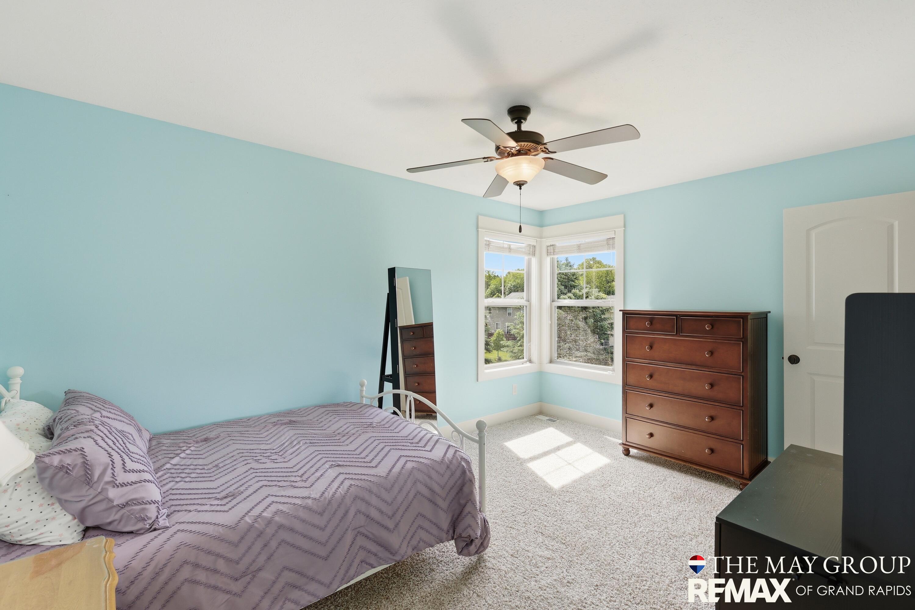 3414 Mason Ridge Drive NE Grand Rapids MI 49525