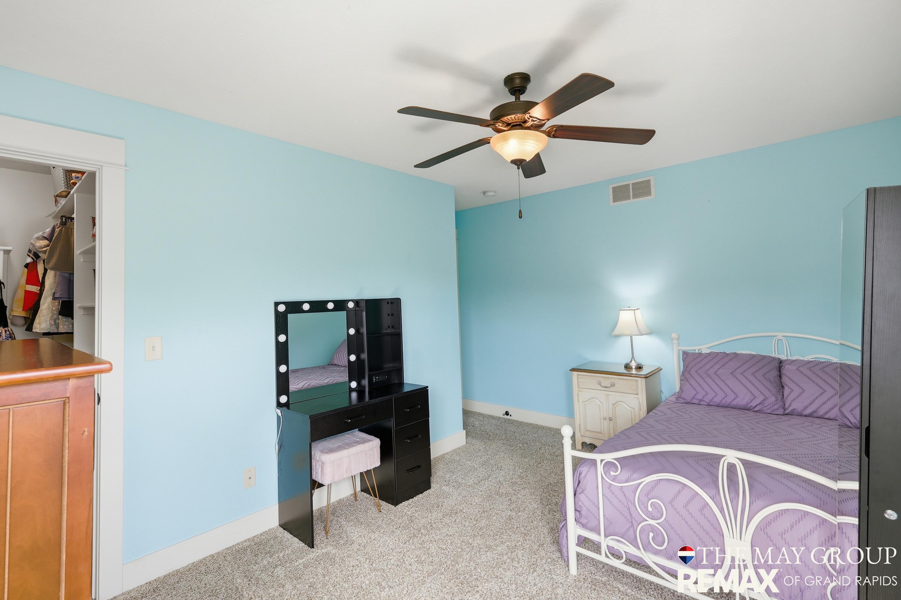 3414 Mason Ridge Drive NE Grand Rapids MI 49525