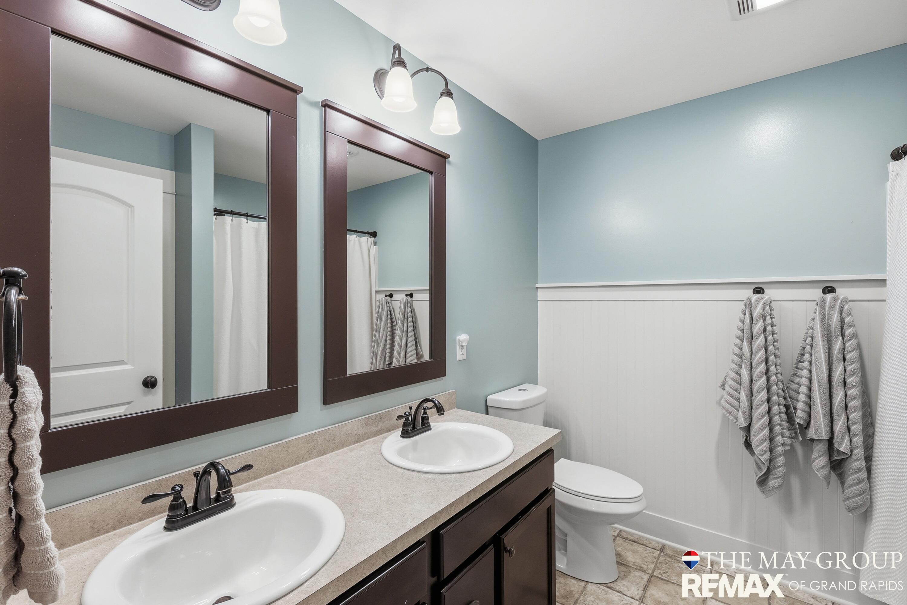 3414 Mason Ridge Drive NE Grand Rapids MI 49525