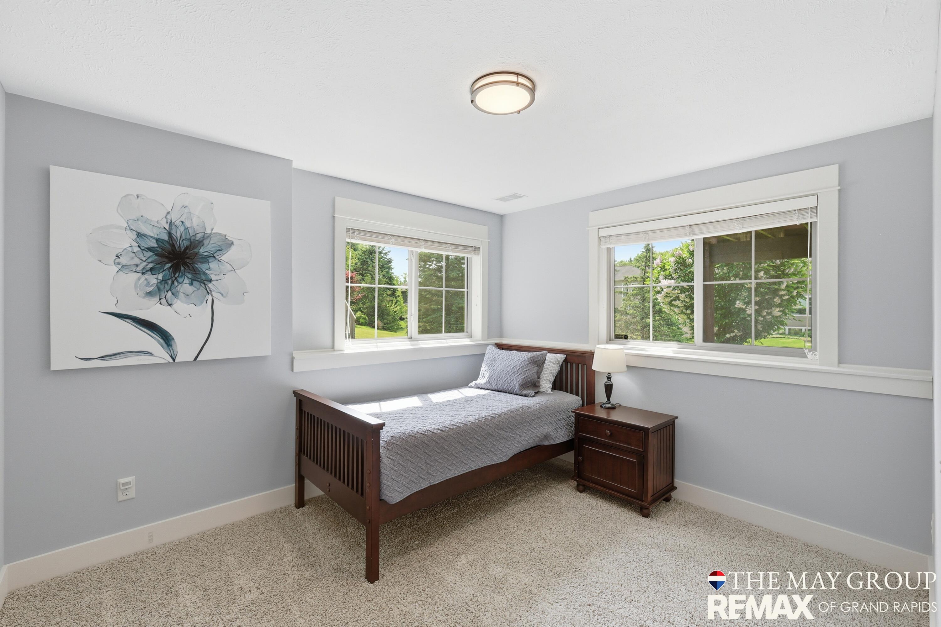 3414 Mason Ridge Drive NE Grand Rapids MI 49525