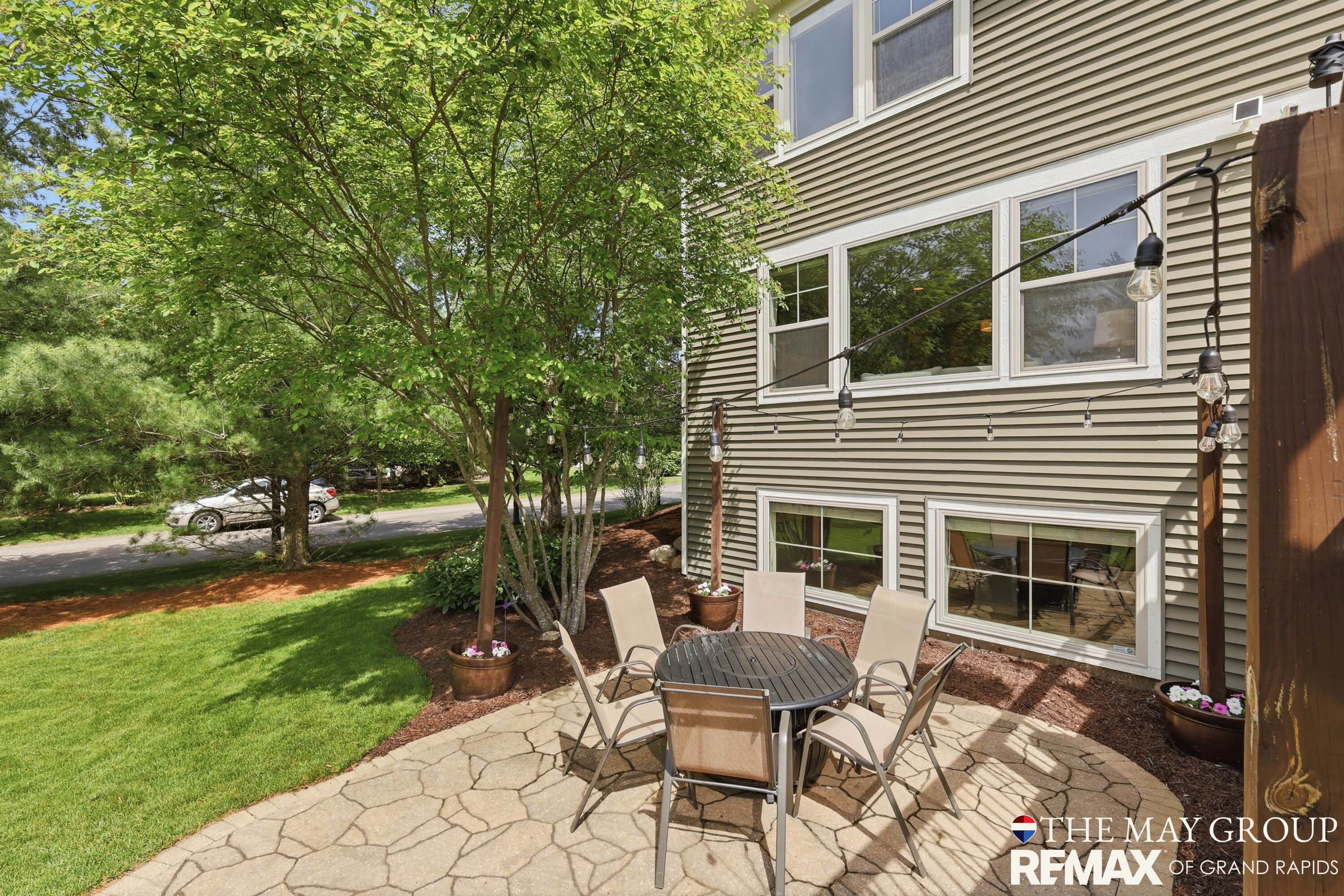 3414 Mason Ridge Drive NE Grand Rapids MI 49525