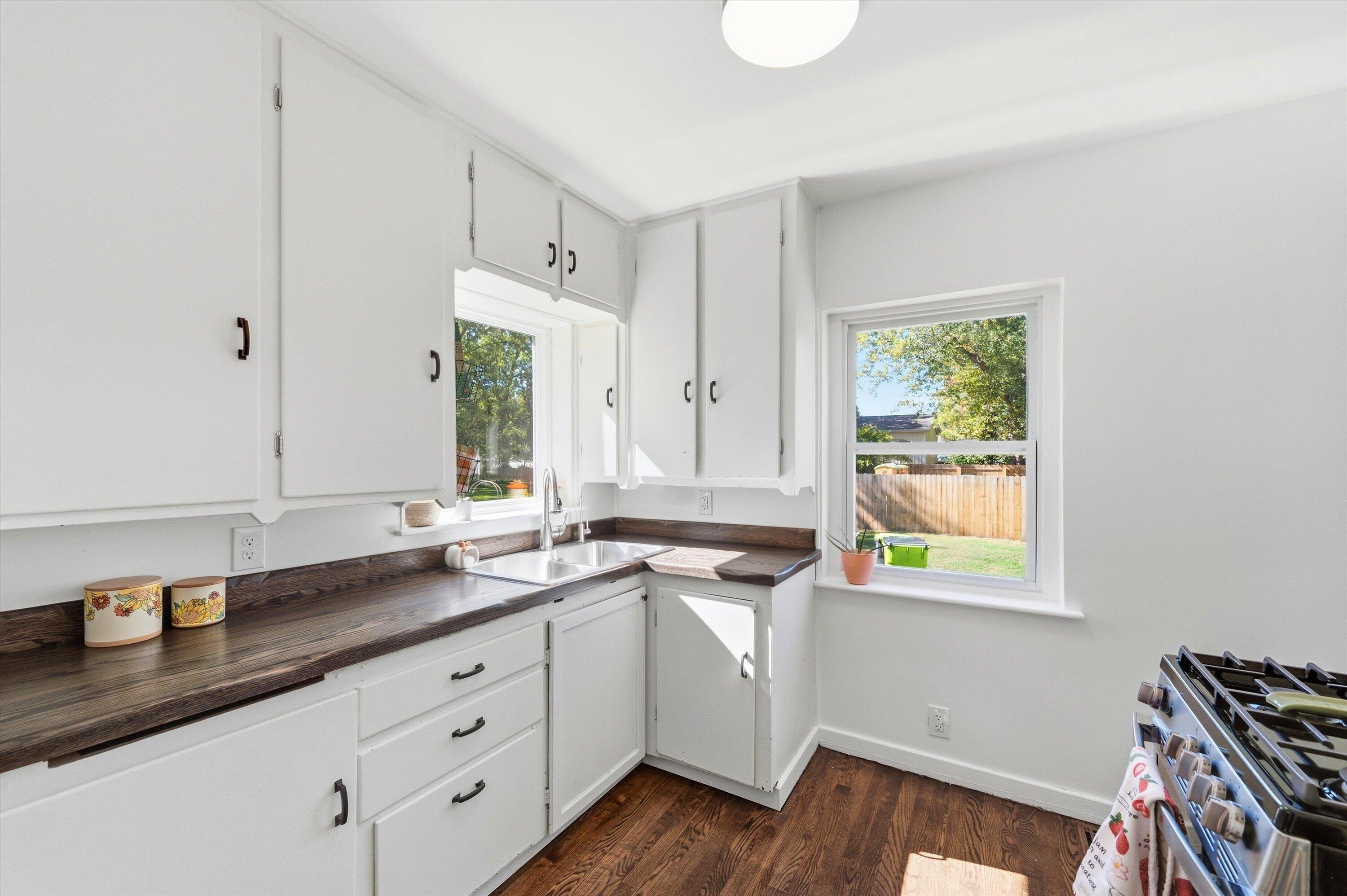 835 W Silver Lake Road Fenton MI 48430