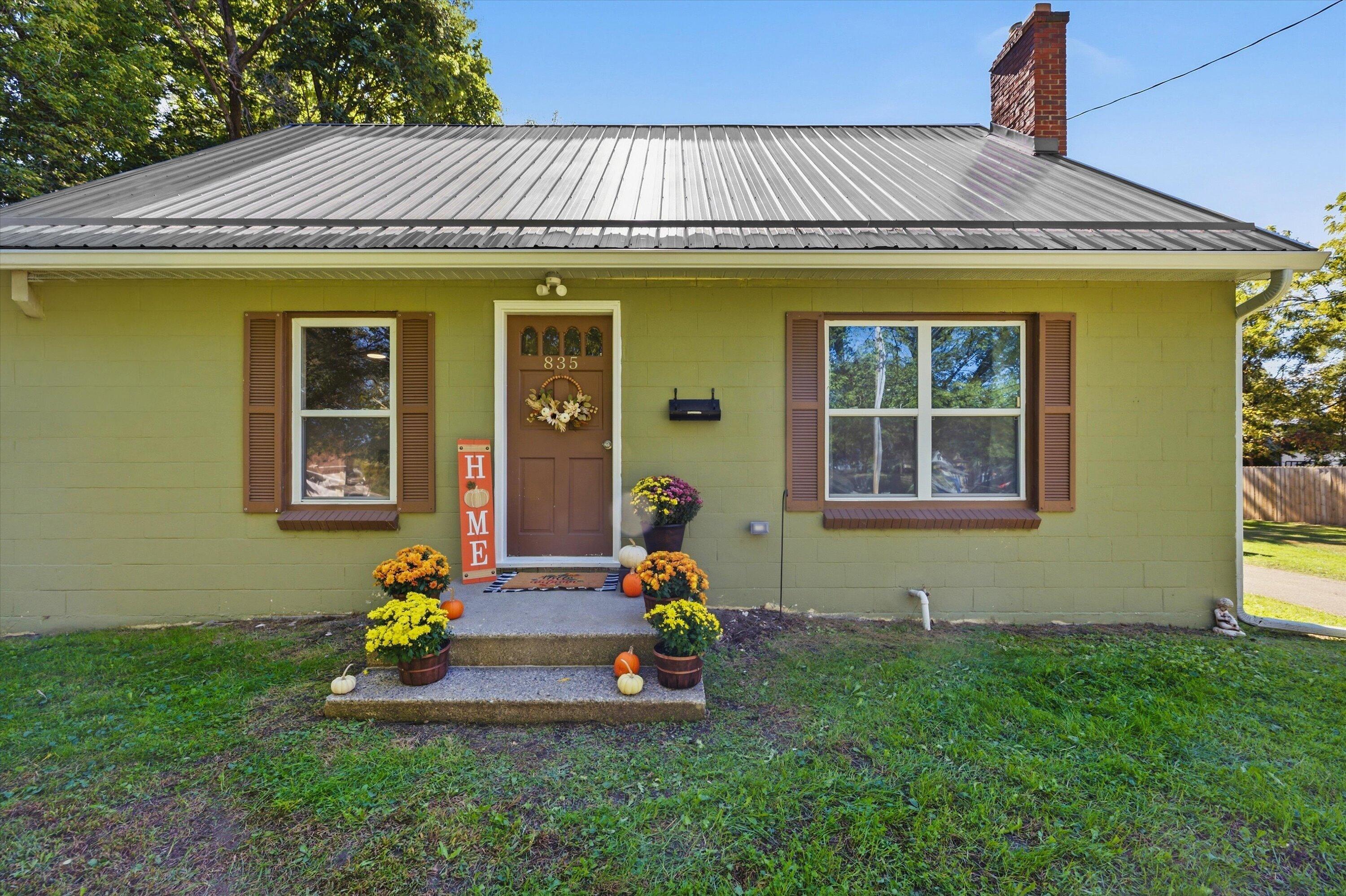 835 W Silver Lake Road Fenton MI 48430