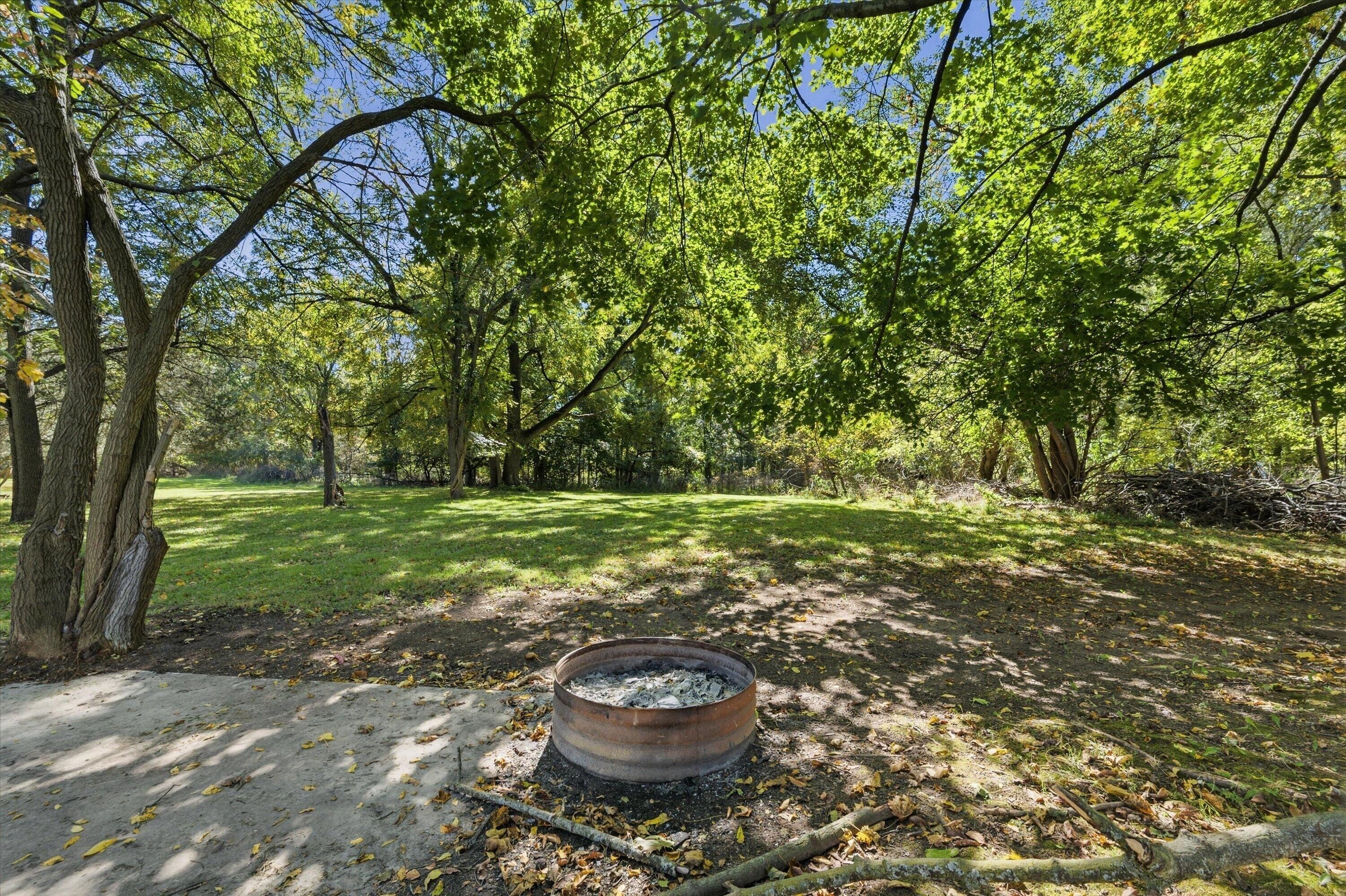 835 W Silver Lake Road Fenton MI 48430