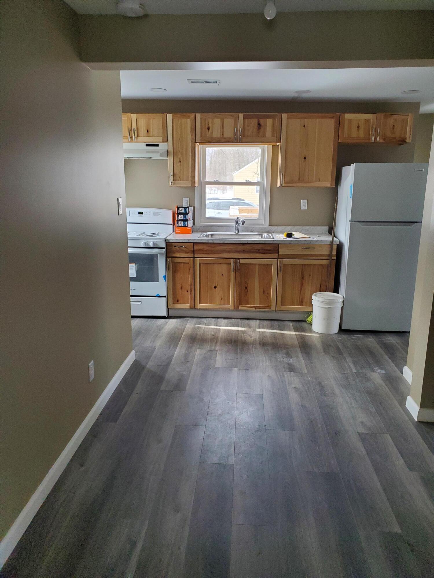 1347 Rose Avenue Benton Harbor MI 49022