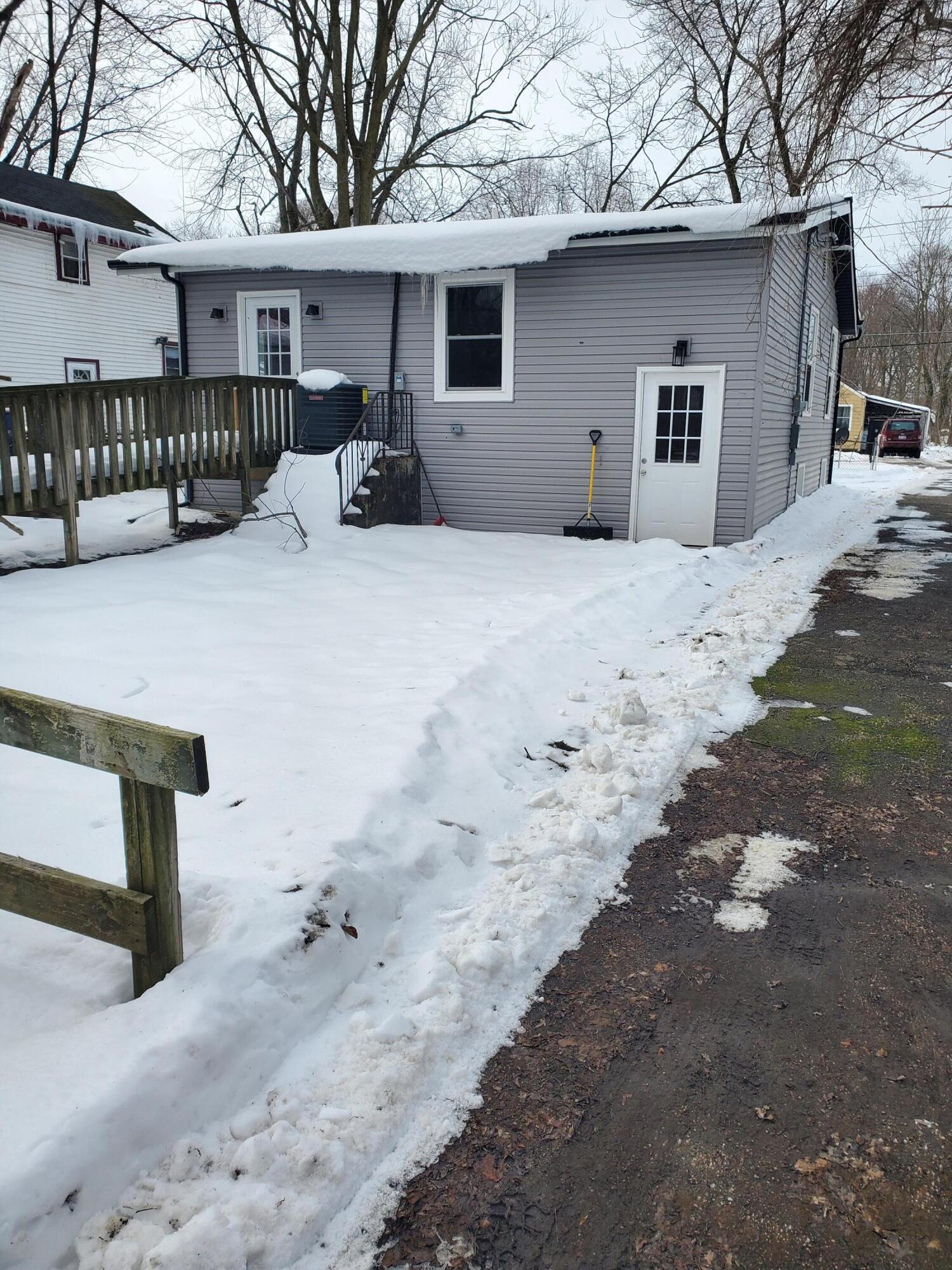 1347 Rose Avenue Benton Harbor MI 49022