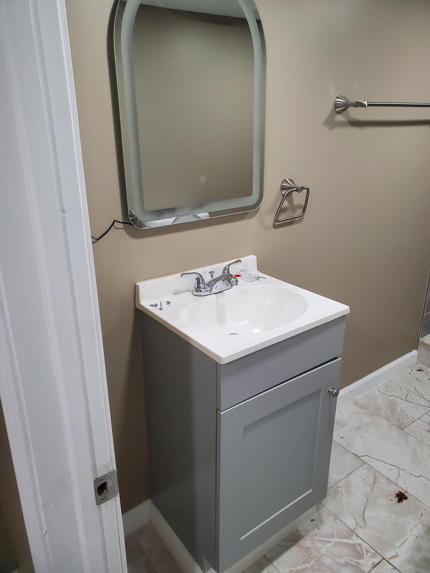 1347 Rose Avenue Benton Harbor MI 49022