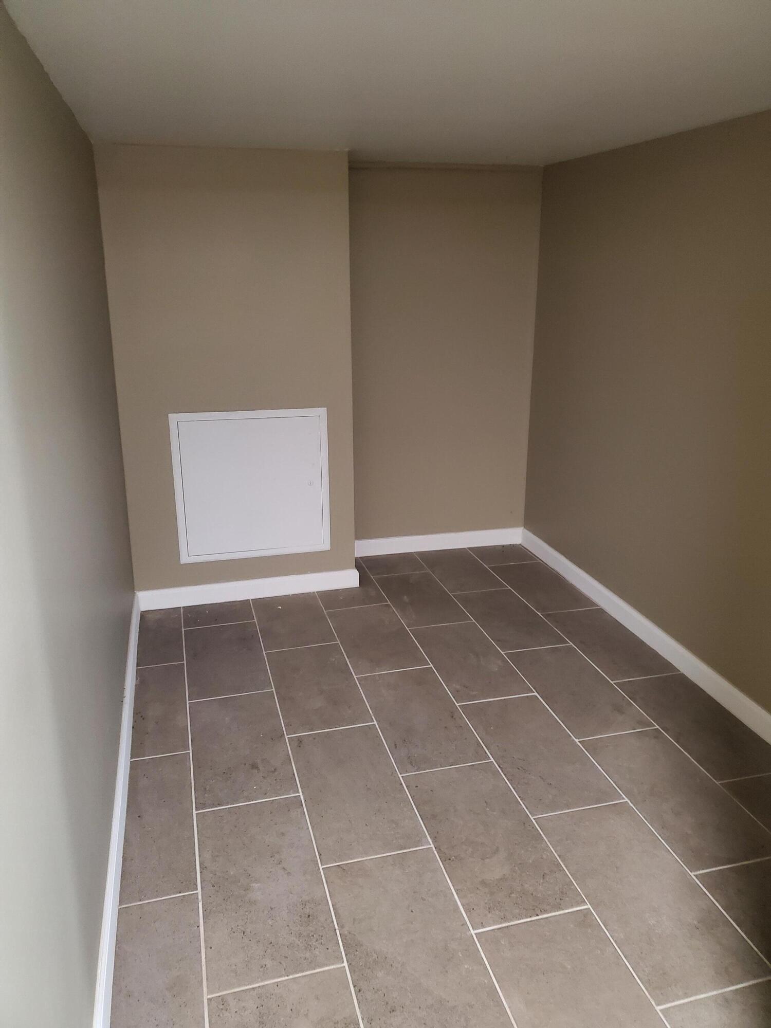 1347 Rose Avenue Benton Harbor MI 49022