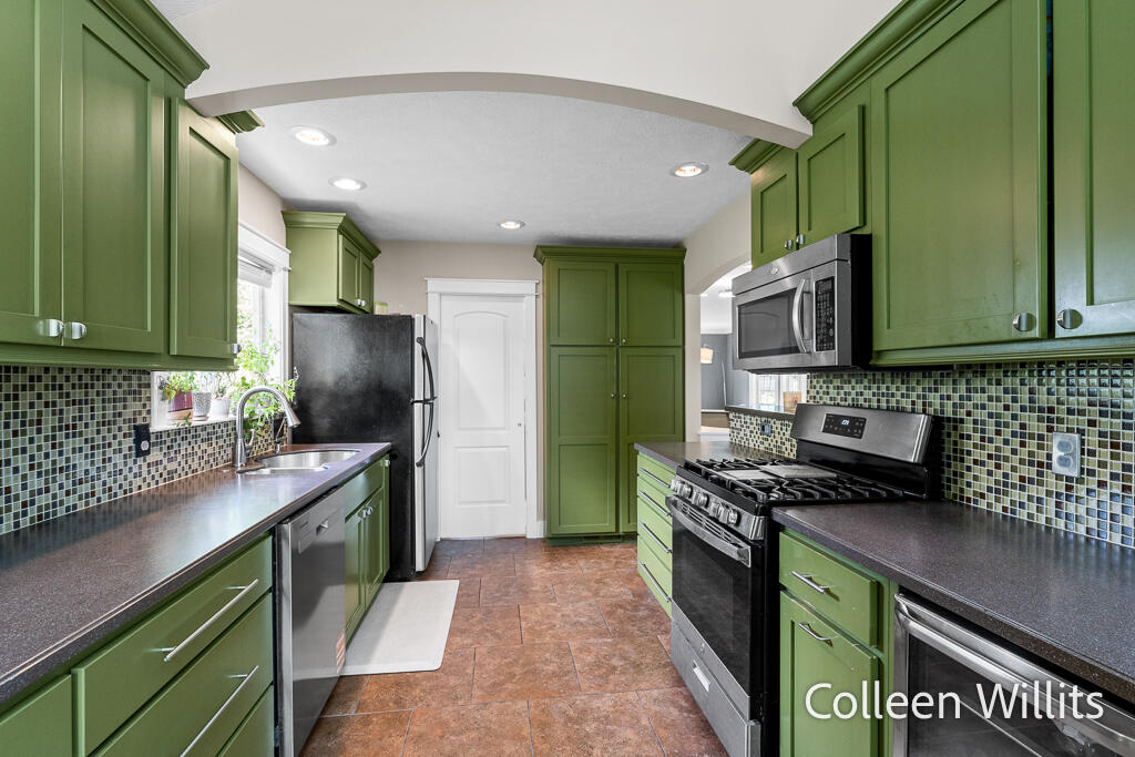 3821 Balsam Avenue NE Grand Rapids MI 49525