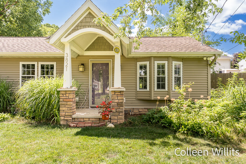 3821 Balsam Avenue NE Grand Rapids MI 49525