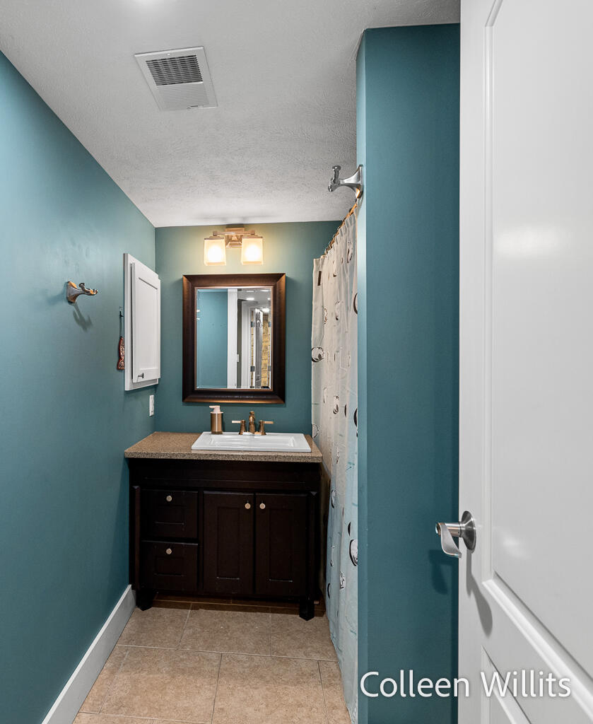 3821 Balsam Avenue NE Grand Rapids MI 49525