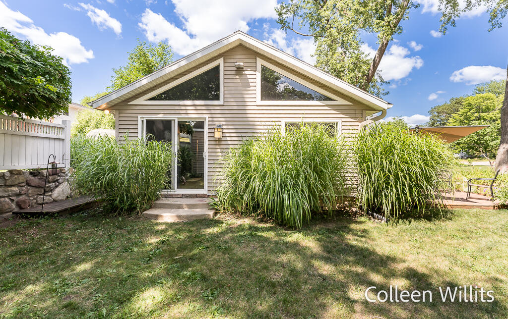 3821 Balsam Avenue NE Grand Rapids MI 49525