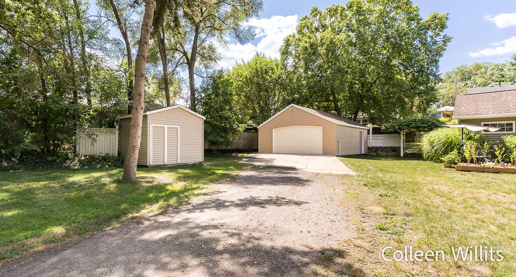 3821 Balsam Avenue NE Grand Rapids MI 49525