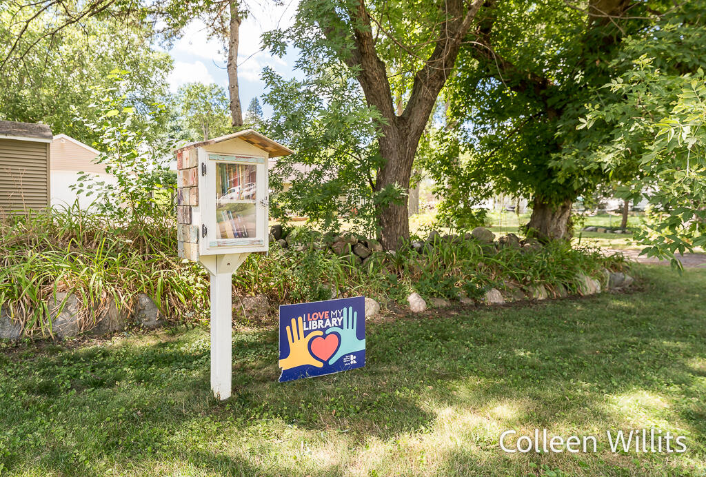 3821 Balsam Avenue NE Grand Rapids MI 49525