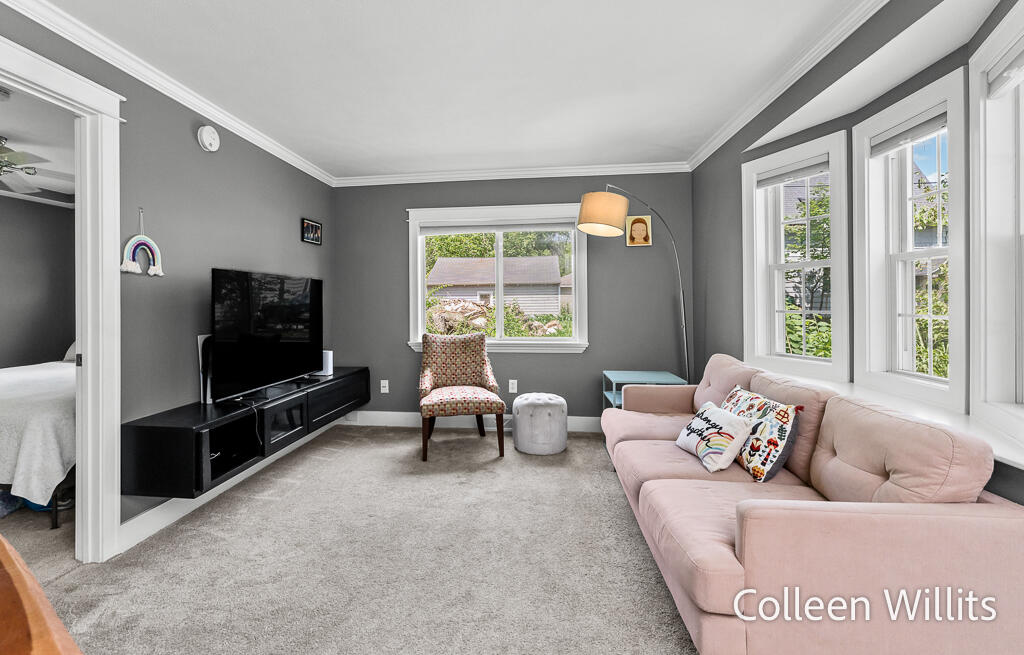3821 Balsam Avenue NE Grand Rapids MI 49525