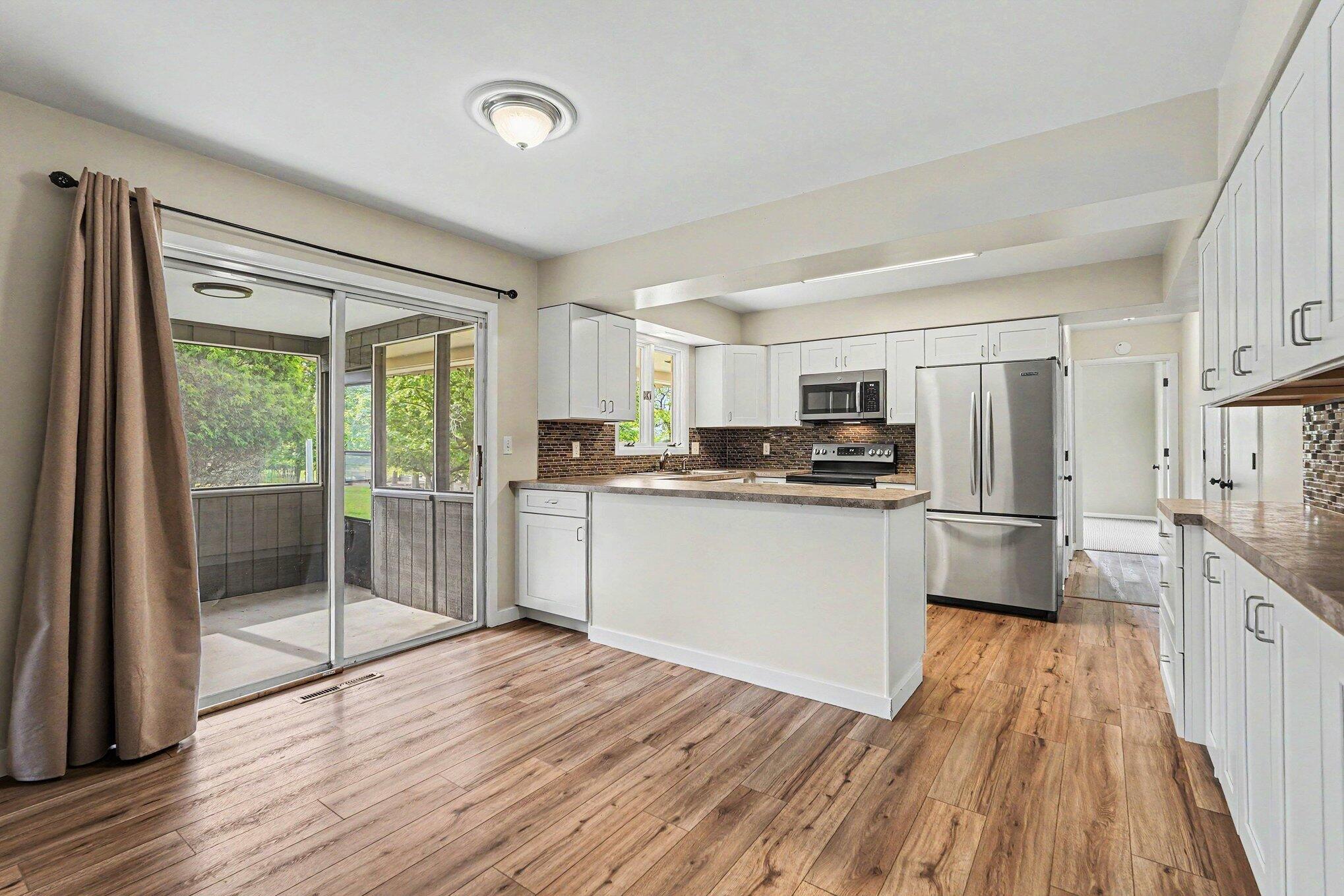3925 Chamberlain Avenue SE Grand Rapids MI 49508
