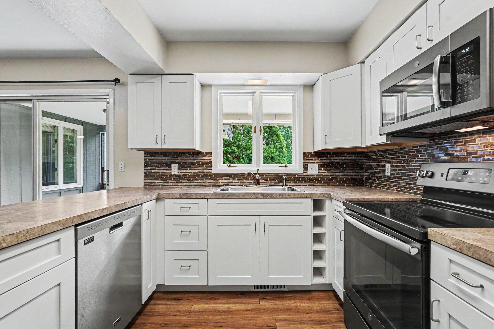 3925 Chamberlain Avenue SE Grand Rapids MI 49508