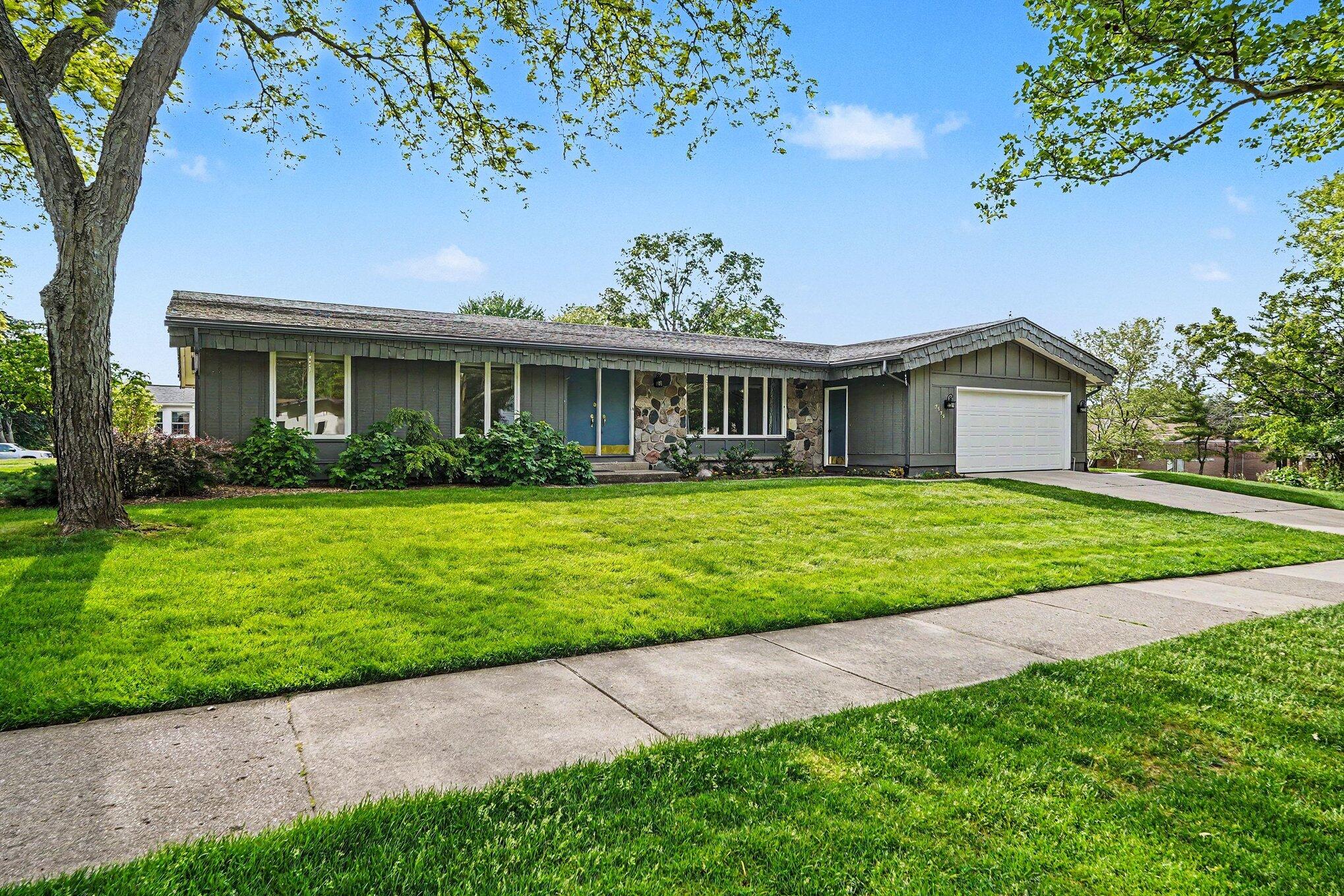 3925 Chamberlain Avenue SE Grand Rapids MI 49508