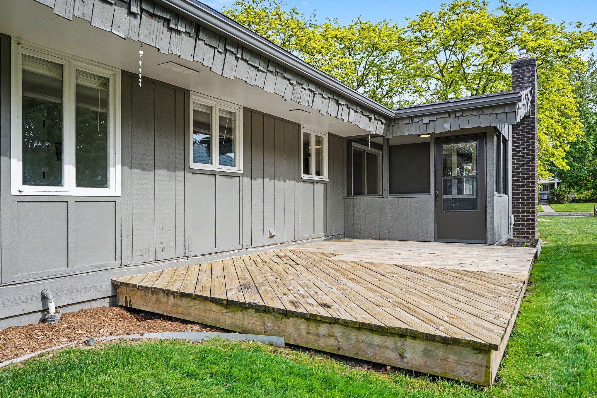 3925 Chamberlain Avenue SE Grand Rapids MI 49508
