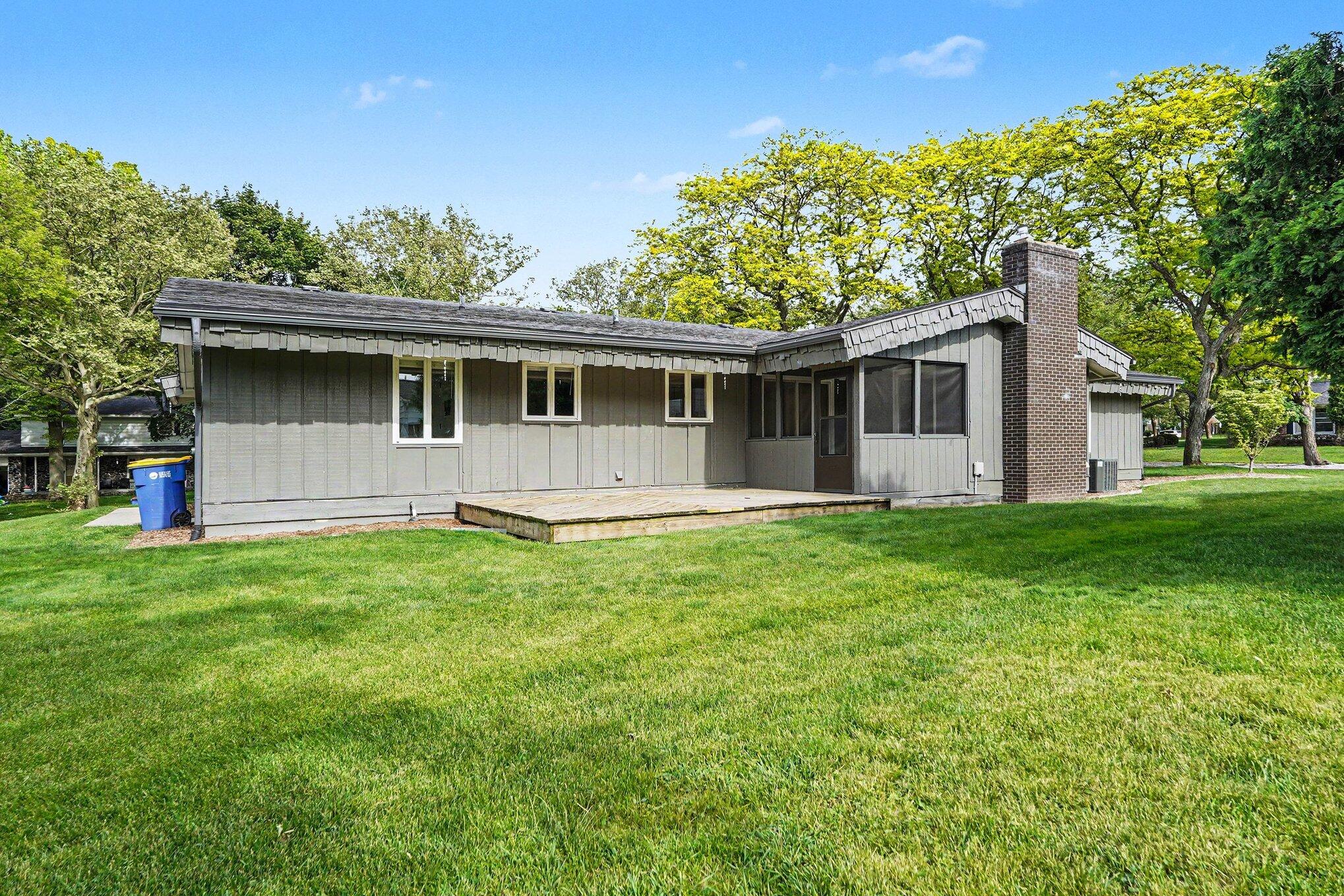 3925 Chamberlain Avenue SE Grand Rapids MI 49508