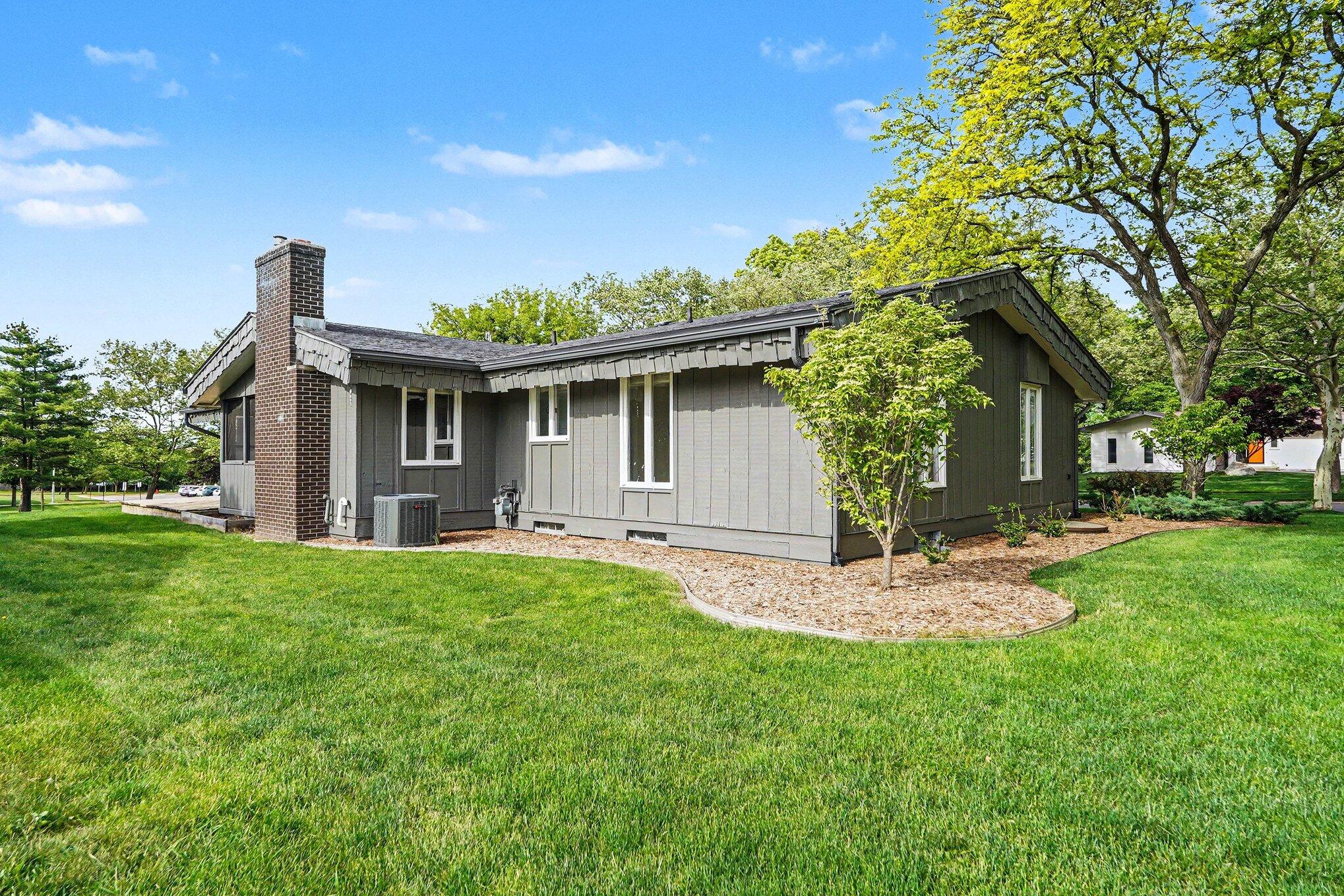 3925 Chamberlain Avenue SE Grand Rapids MI 49508