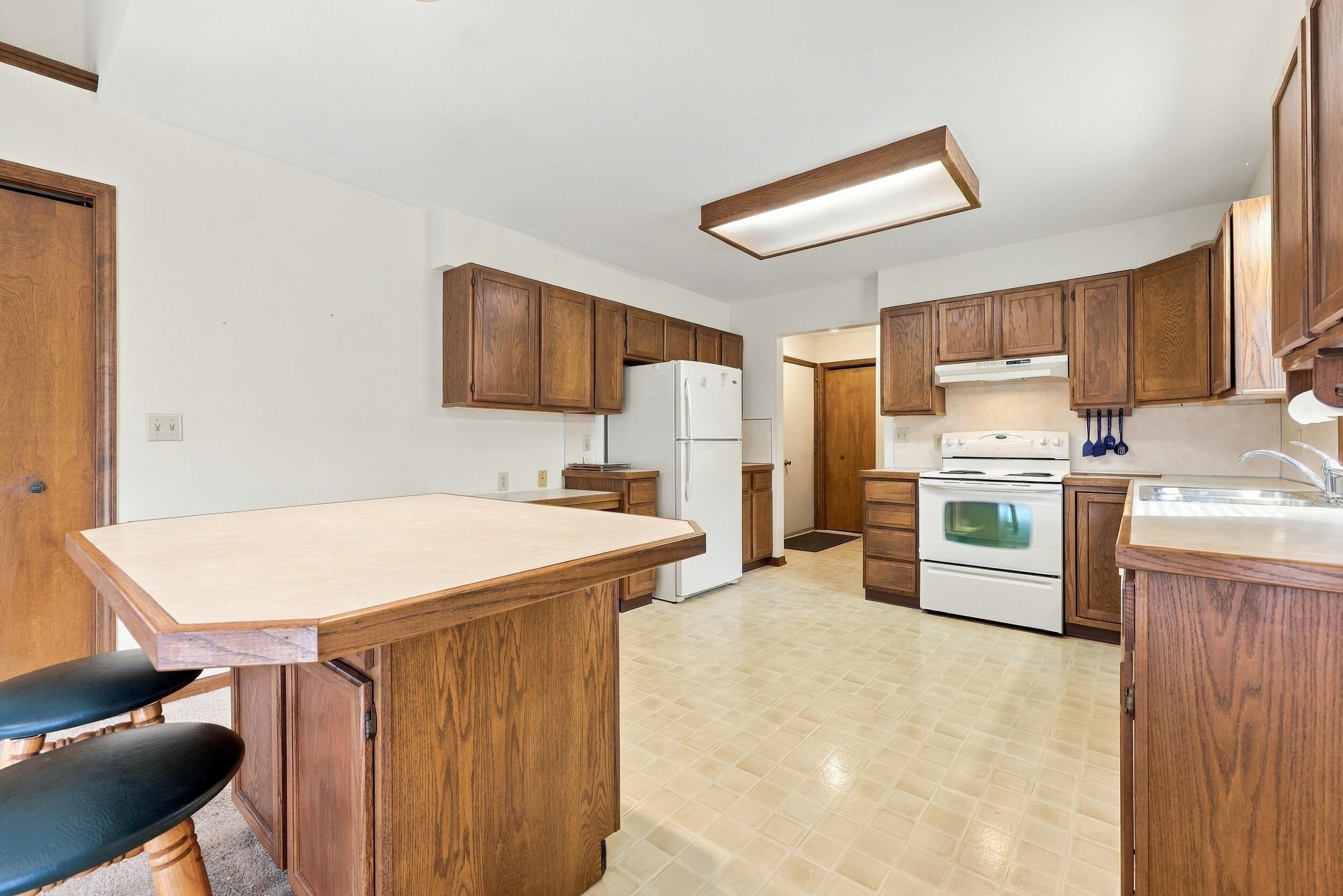 12926 N Bellwood Drive Holland MI 49424
