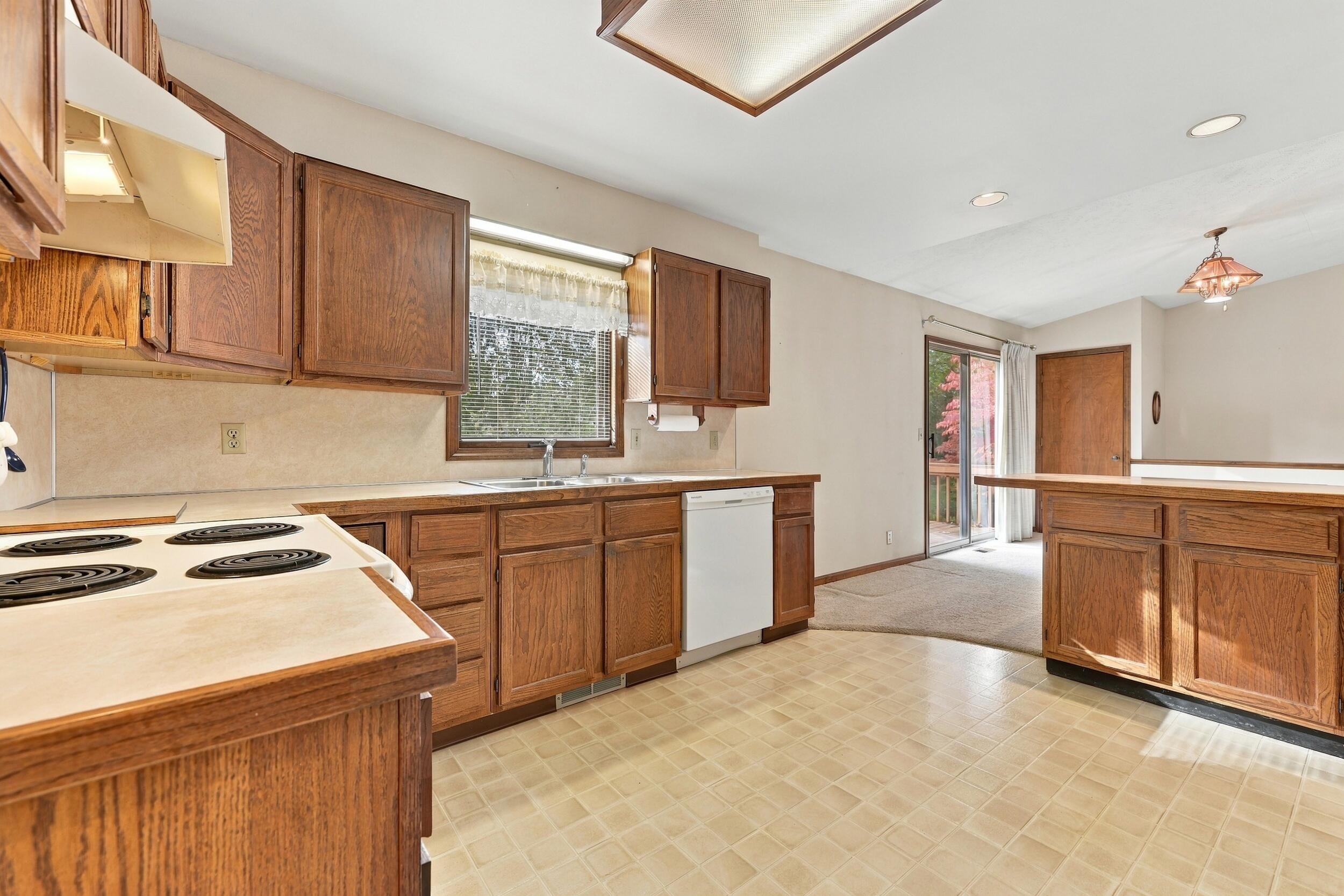 12926 N Bellwood Drive Holland MI 49424