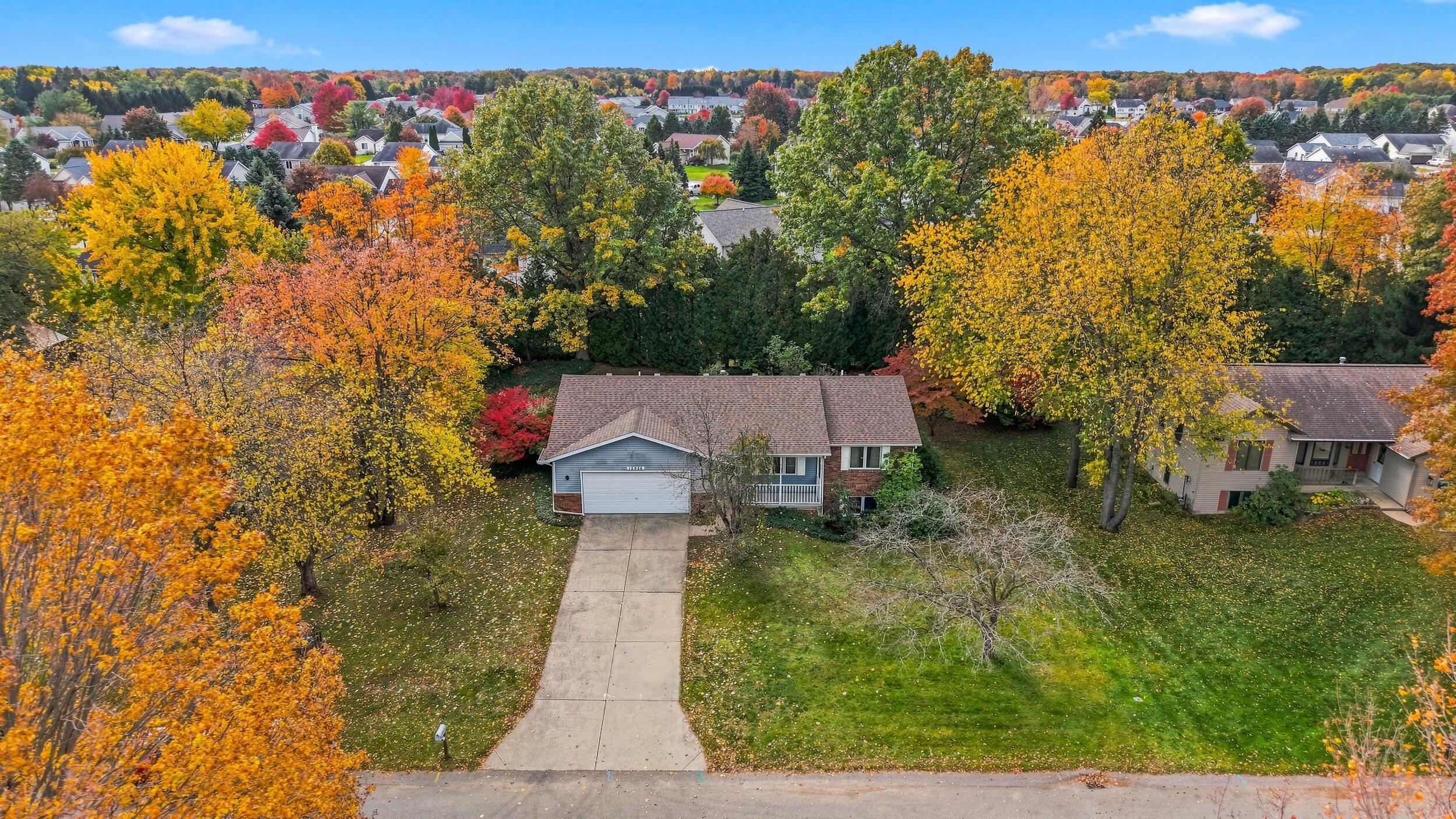 12926 N Bellwood Drive Holland MI 49424