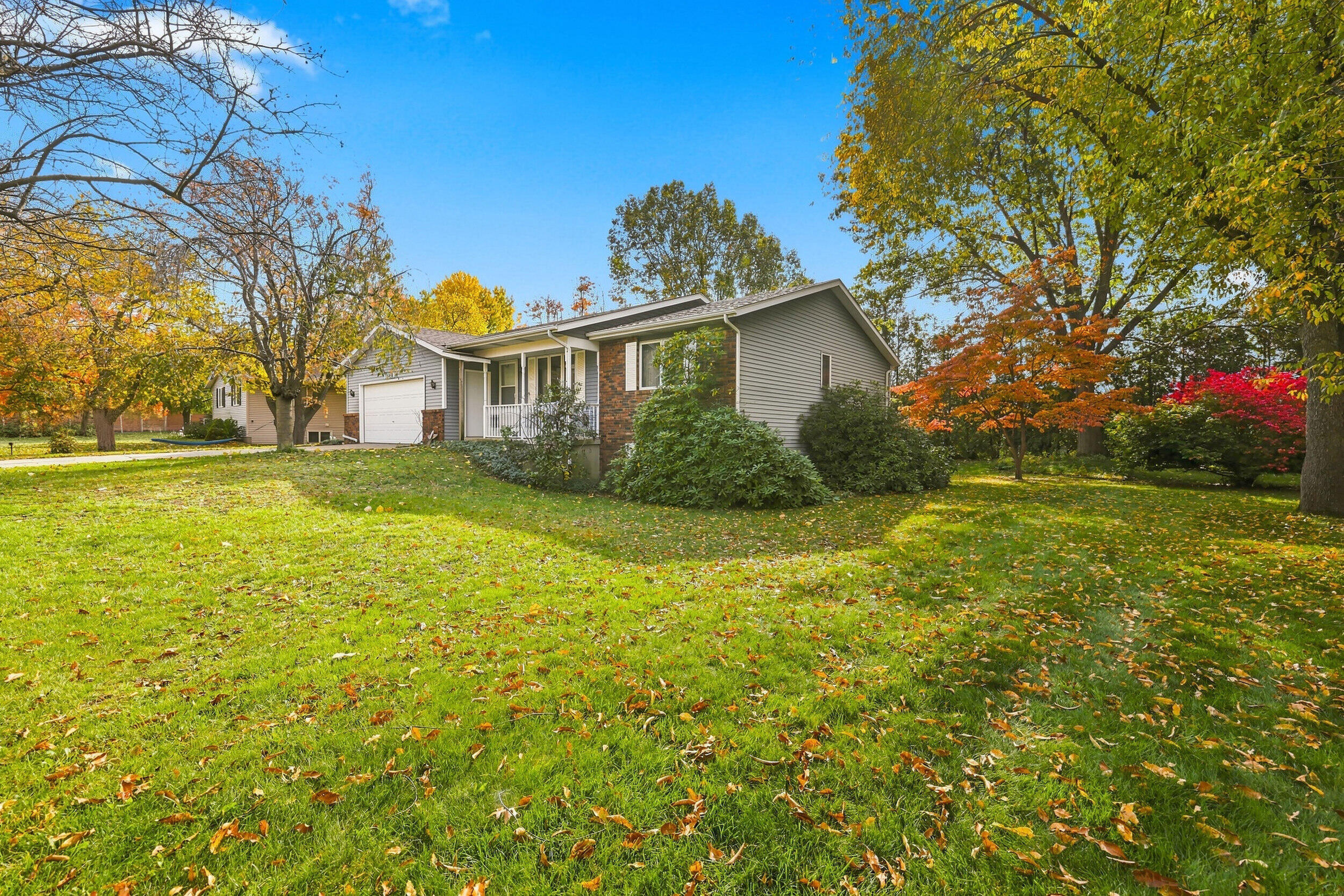 12926 N Bellwood Drive Holland MI 49424