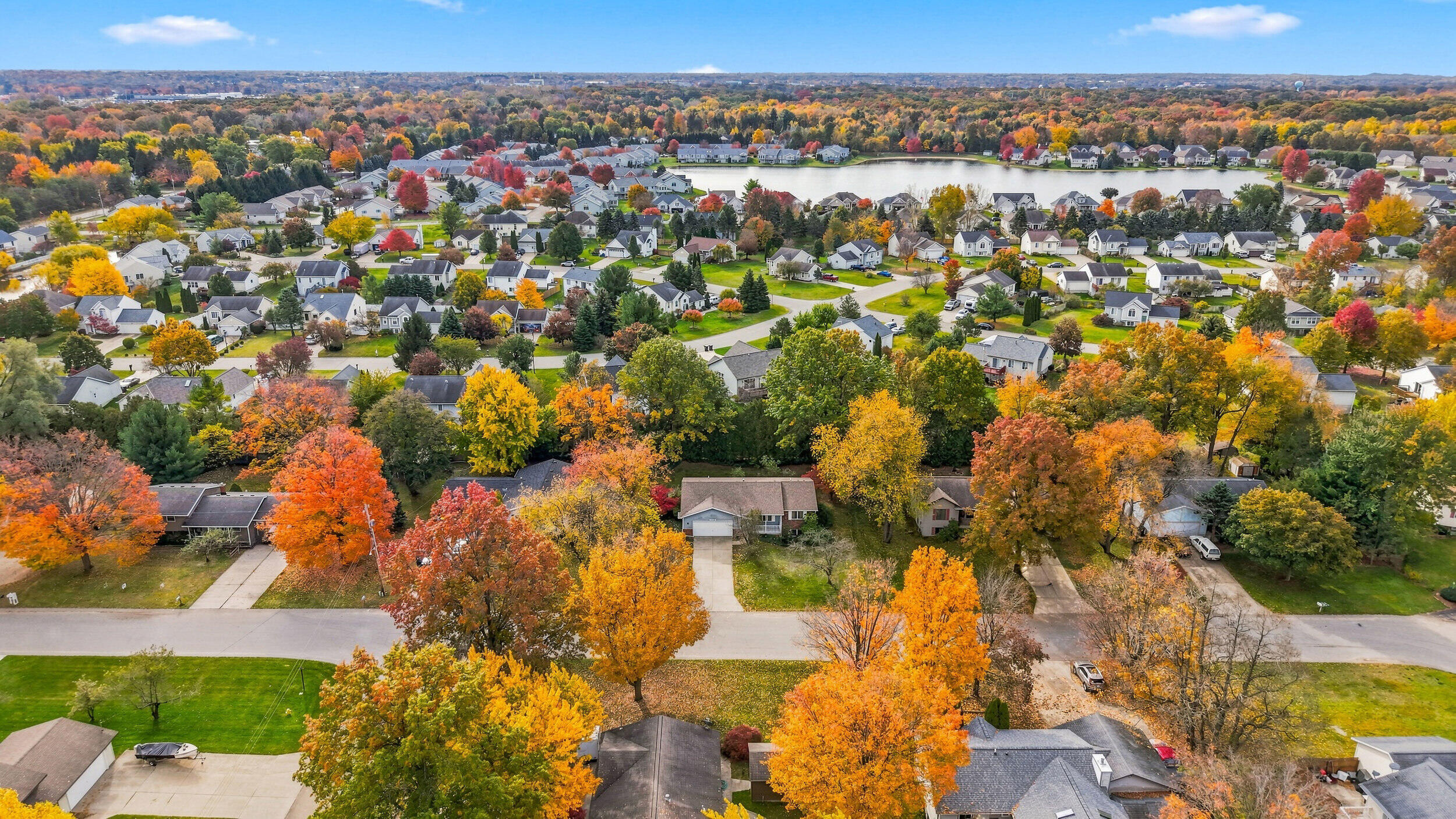 12926 N Bellwood Drive Holland MI 49424