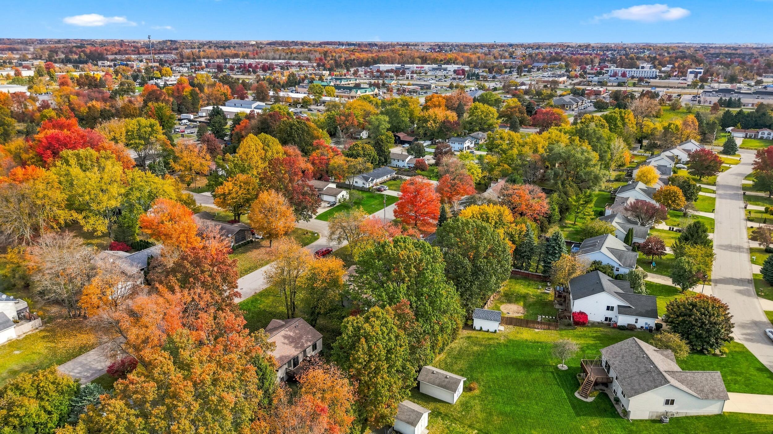 12926 N Bellwood Drive Holland MI 49424
