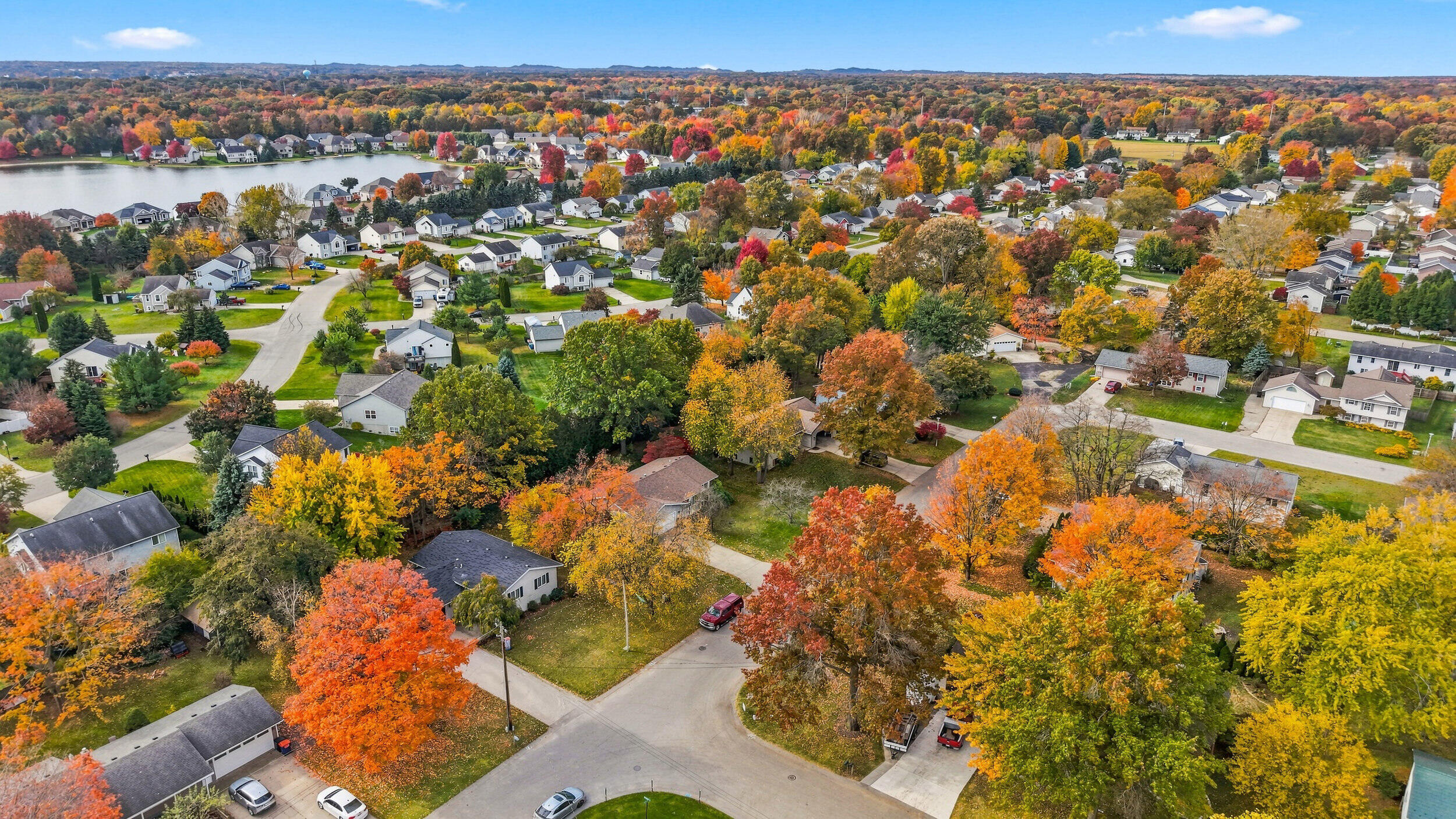 12926 N Bellwood Drive Holland MI 49424
