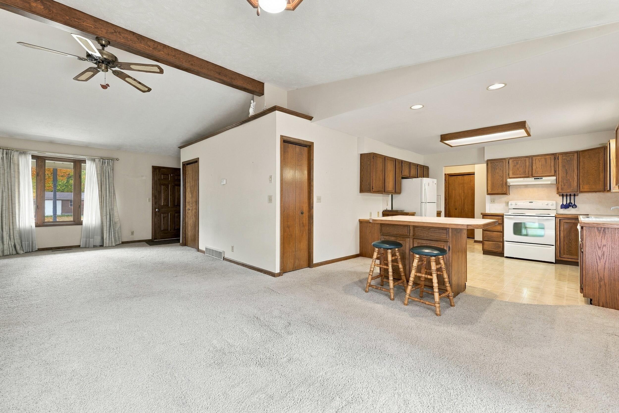 12926 N Bellwood Drive Holland MI 49424