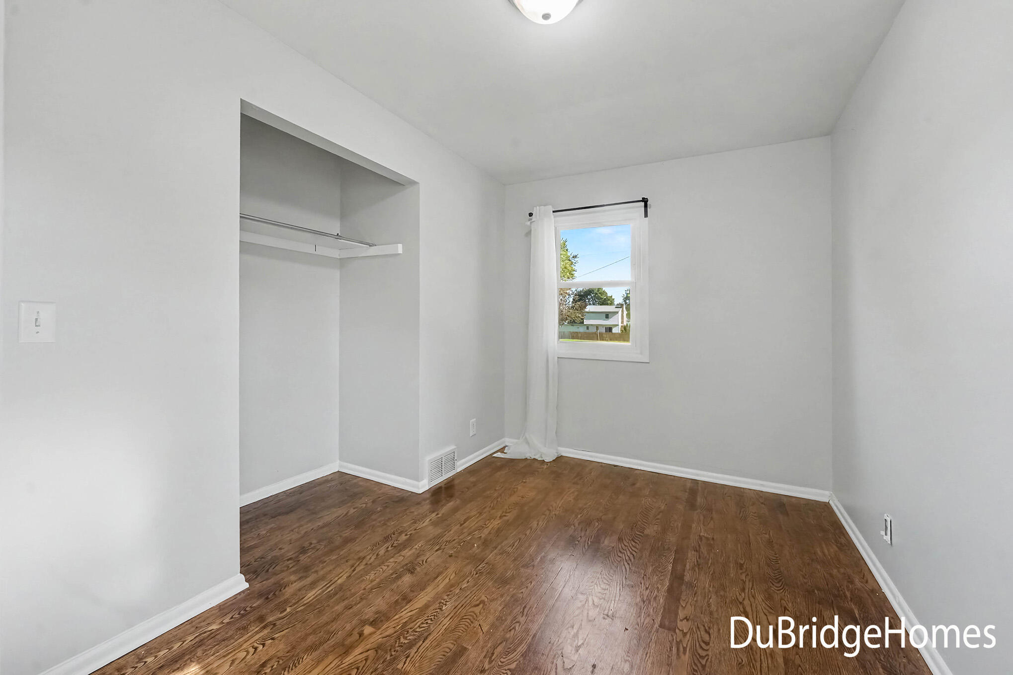 591 Fairway Drive NW Grand Rapids MI 49534