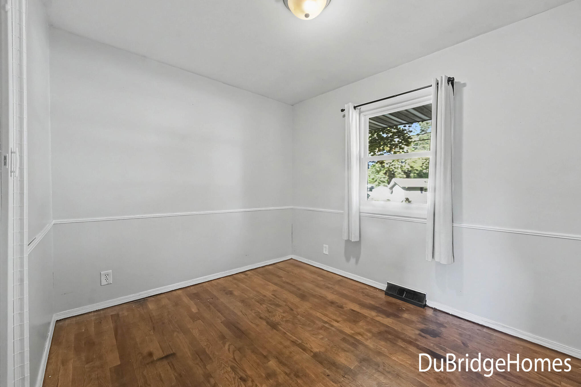 591 Fairway Drive NW Grand Rapids MI 49534