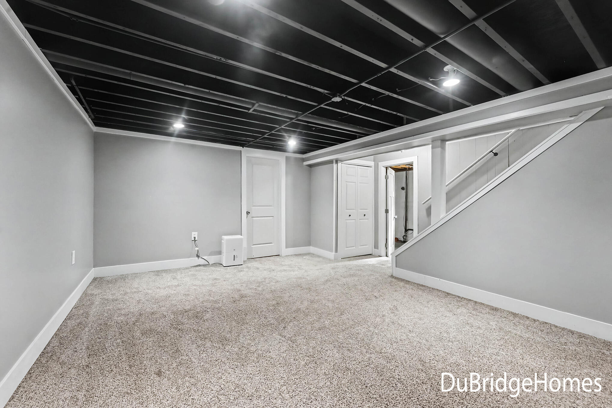 591 Fairway Drive NW Grand Rapids MI 49534