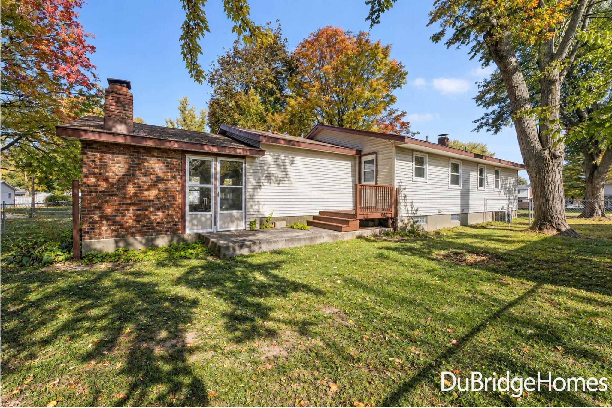 591 Fairway Drive NW Grand Rapids MI 49534