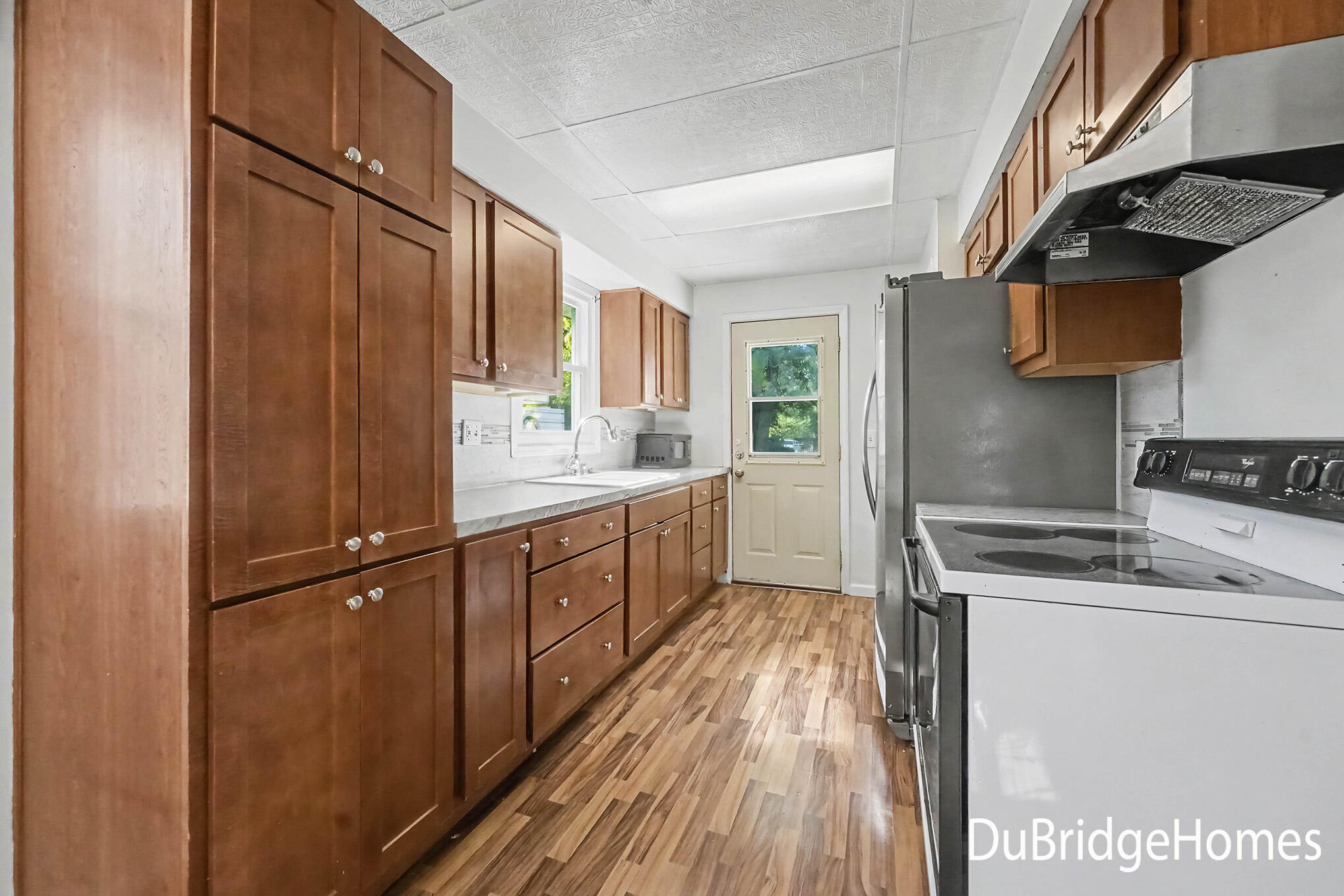 591 Fairway Drive NW Grand Rapids MI 49534