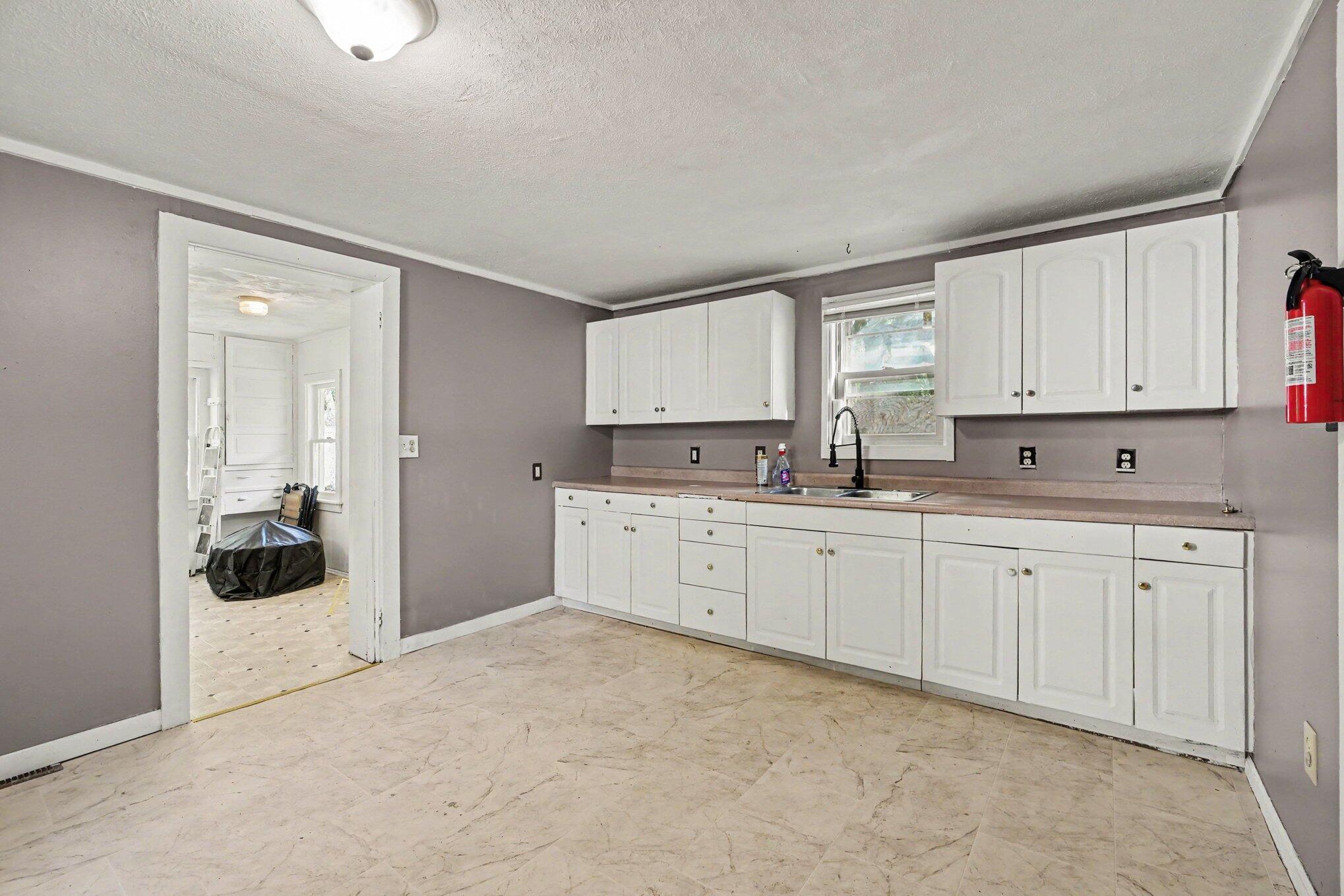 604 Pioneer Street Kalamazoo MI 49008