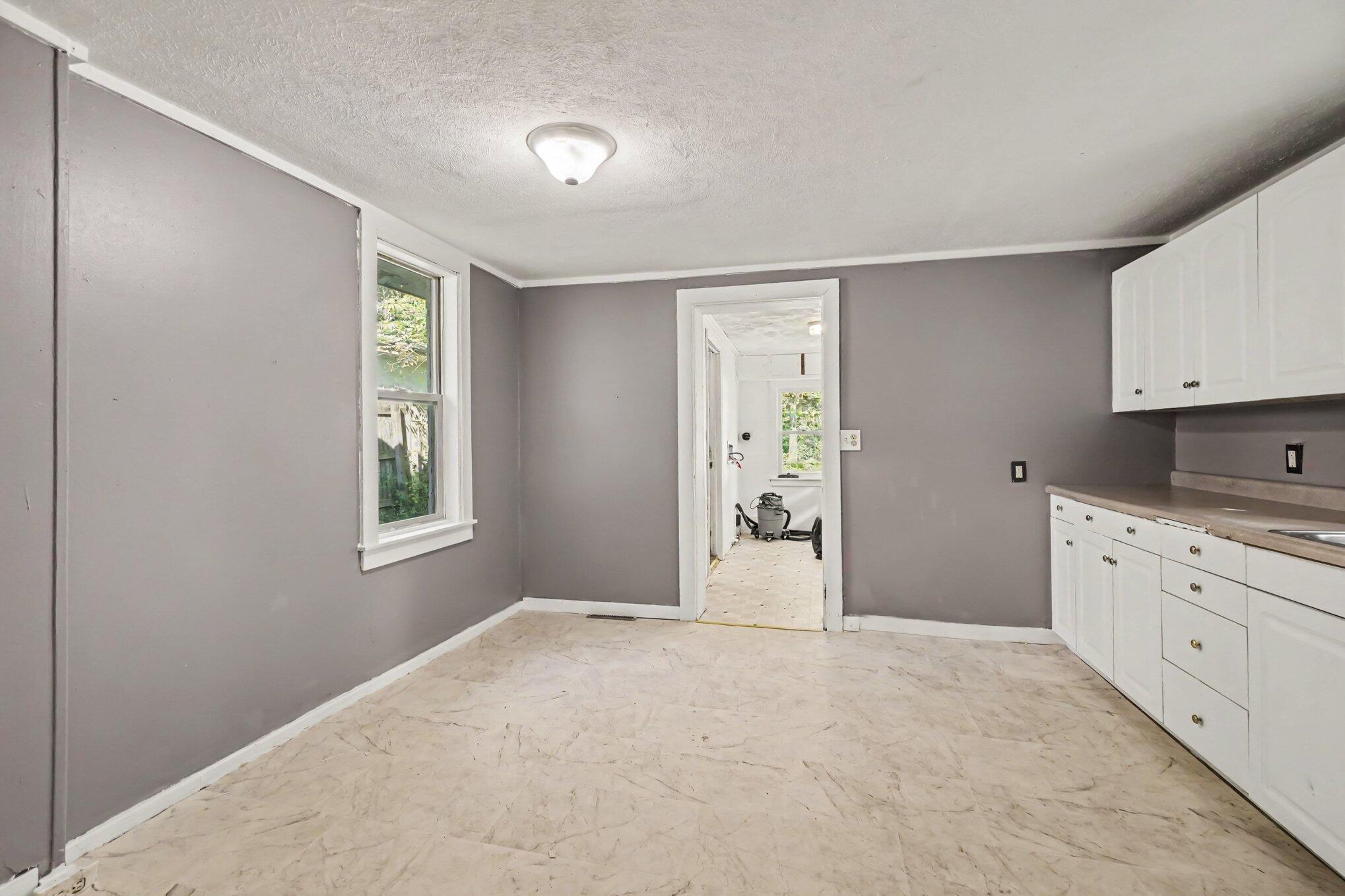 604 Pioneer Street Kalamazoo MI 49008